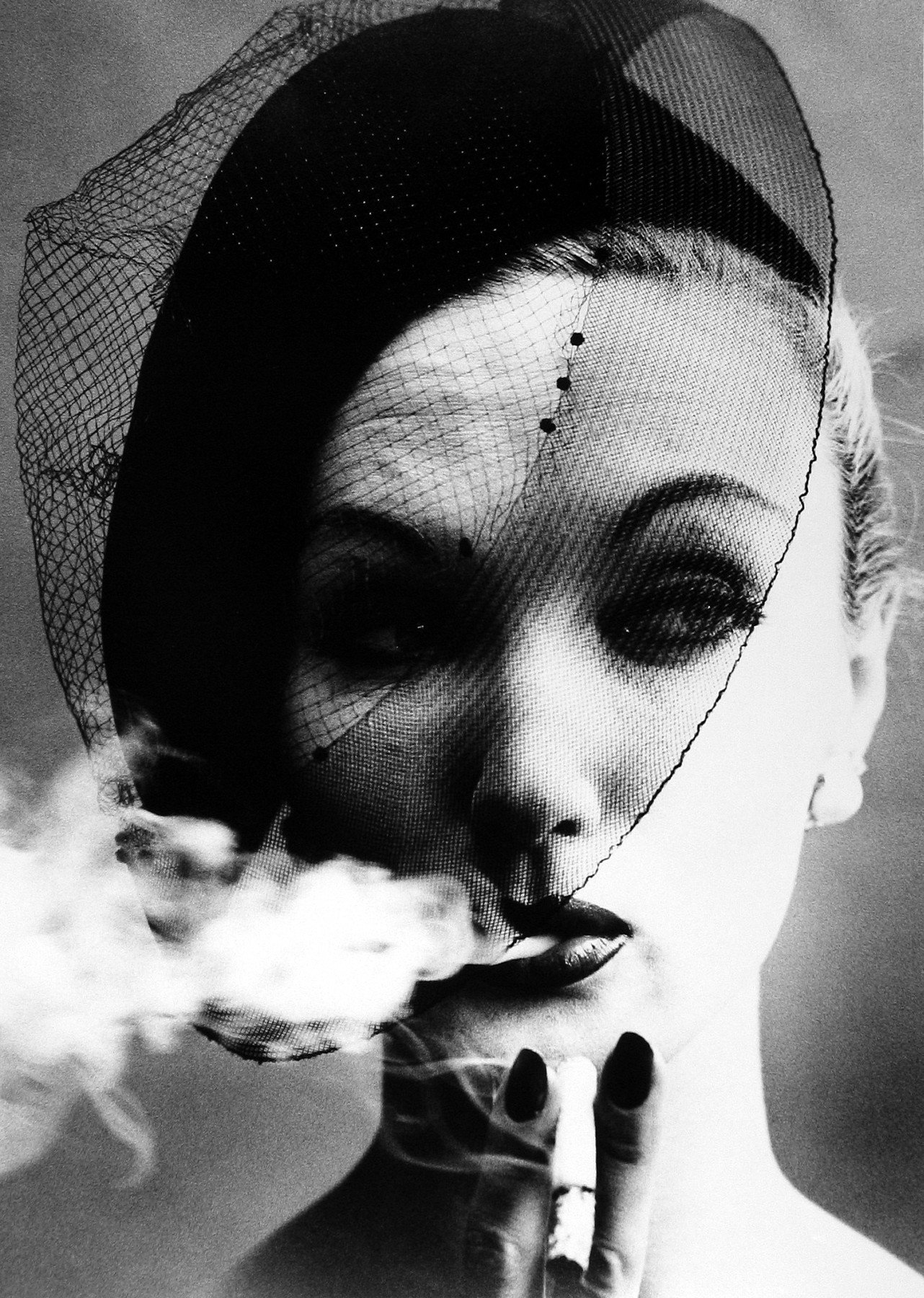 William Klein, Smoke + Veil, Paris, 1958