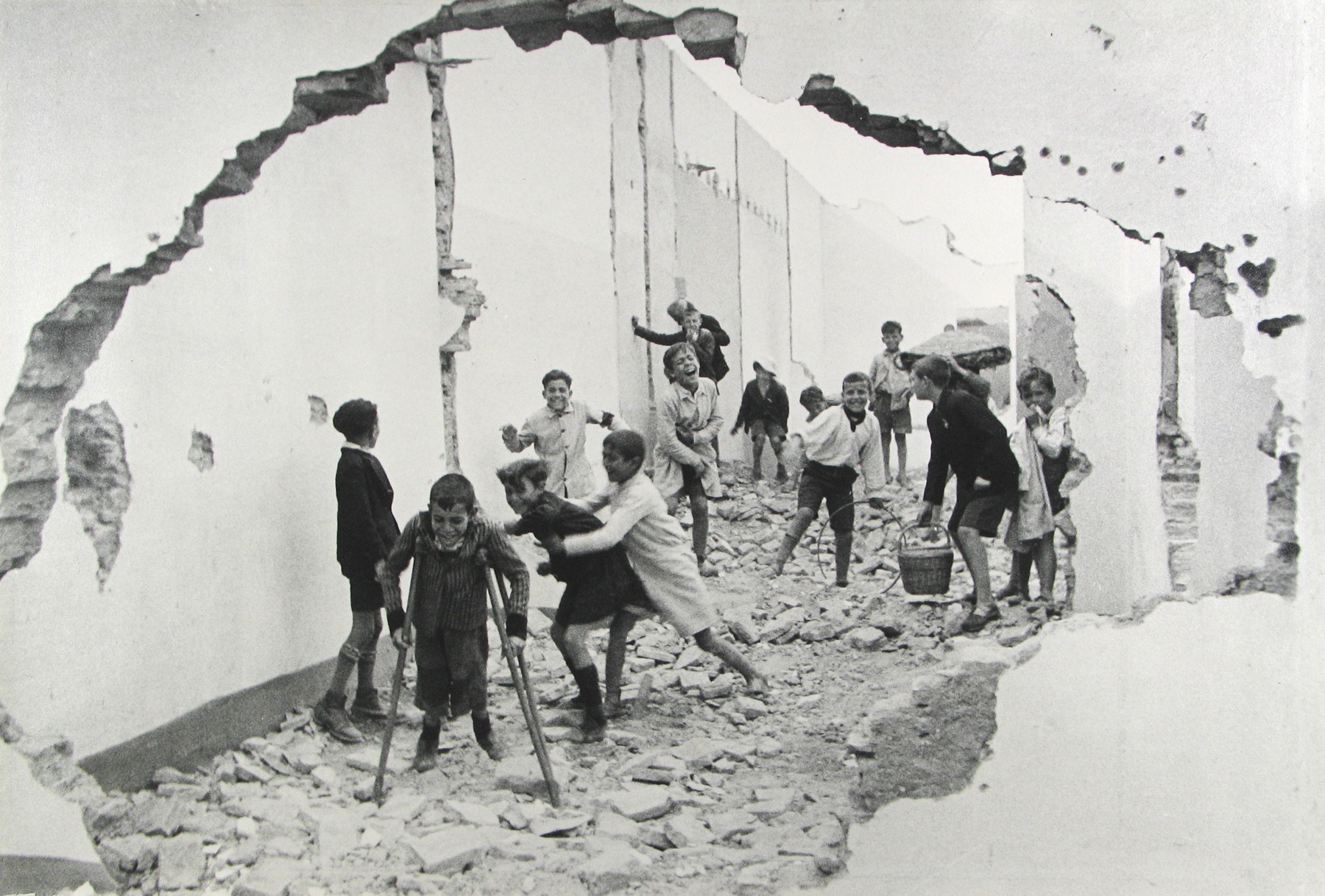 Seville , 1933  Gelatin silver print; printed late 1940s-50s  10 x 14 3/4 inches