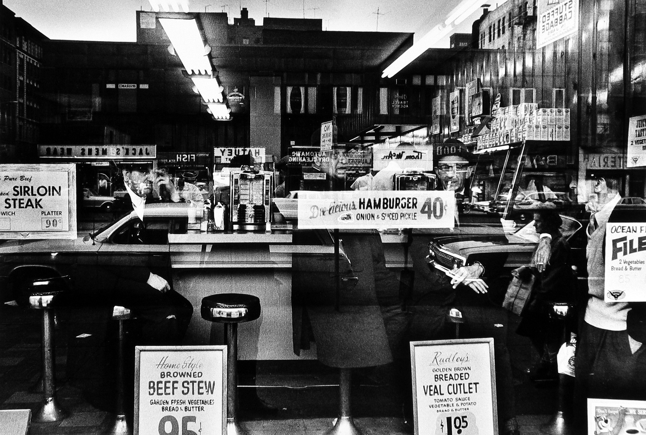 Hamburger 40c, New York, 1955
Gelatin silver print, printed later
30 x 40 cm