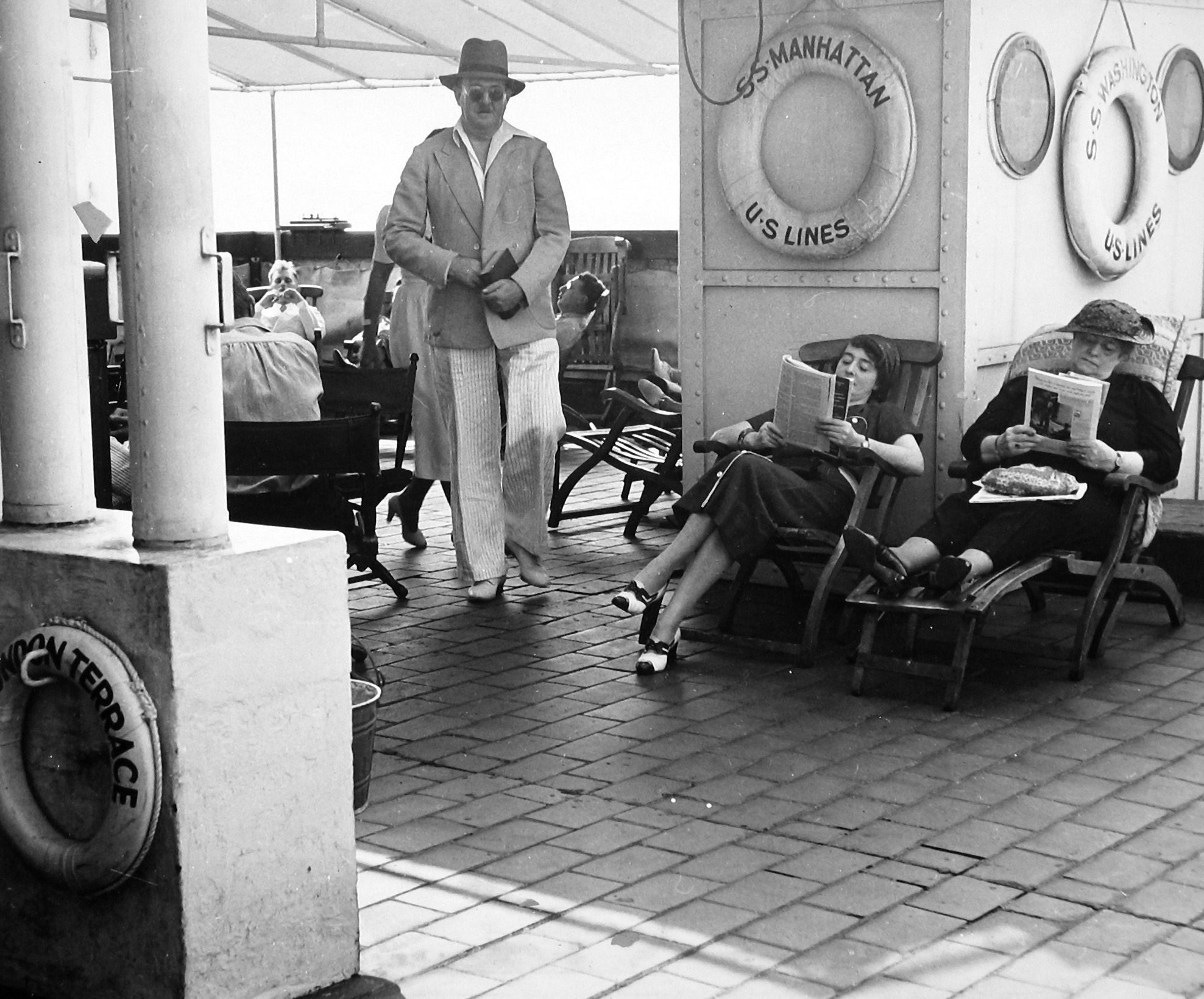 Sid Grossman - Untitled, 1940s - Howard Greenberg Gallery