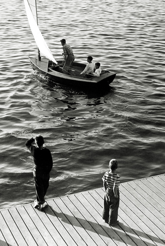 Harold Roth - Sailing Away, Port Washington, Long Island, 1949 - Howard Greenberg Gallery