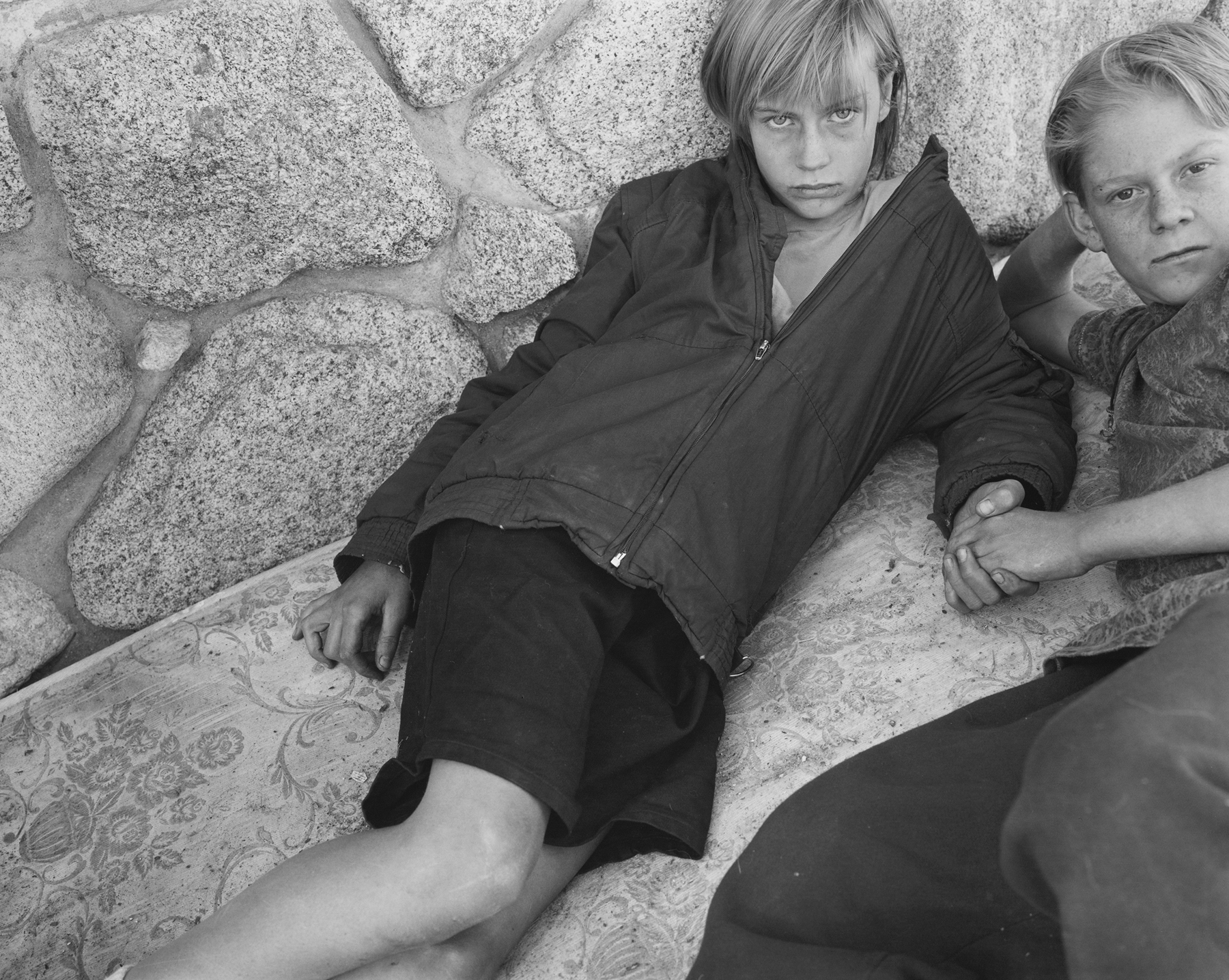 Mary Ellen Mark - Chrissy Damm and Adam Johnson, Llano, California, 1994 - Howard Greenberg Gallery