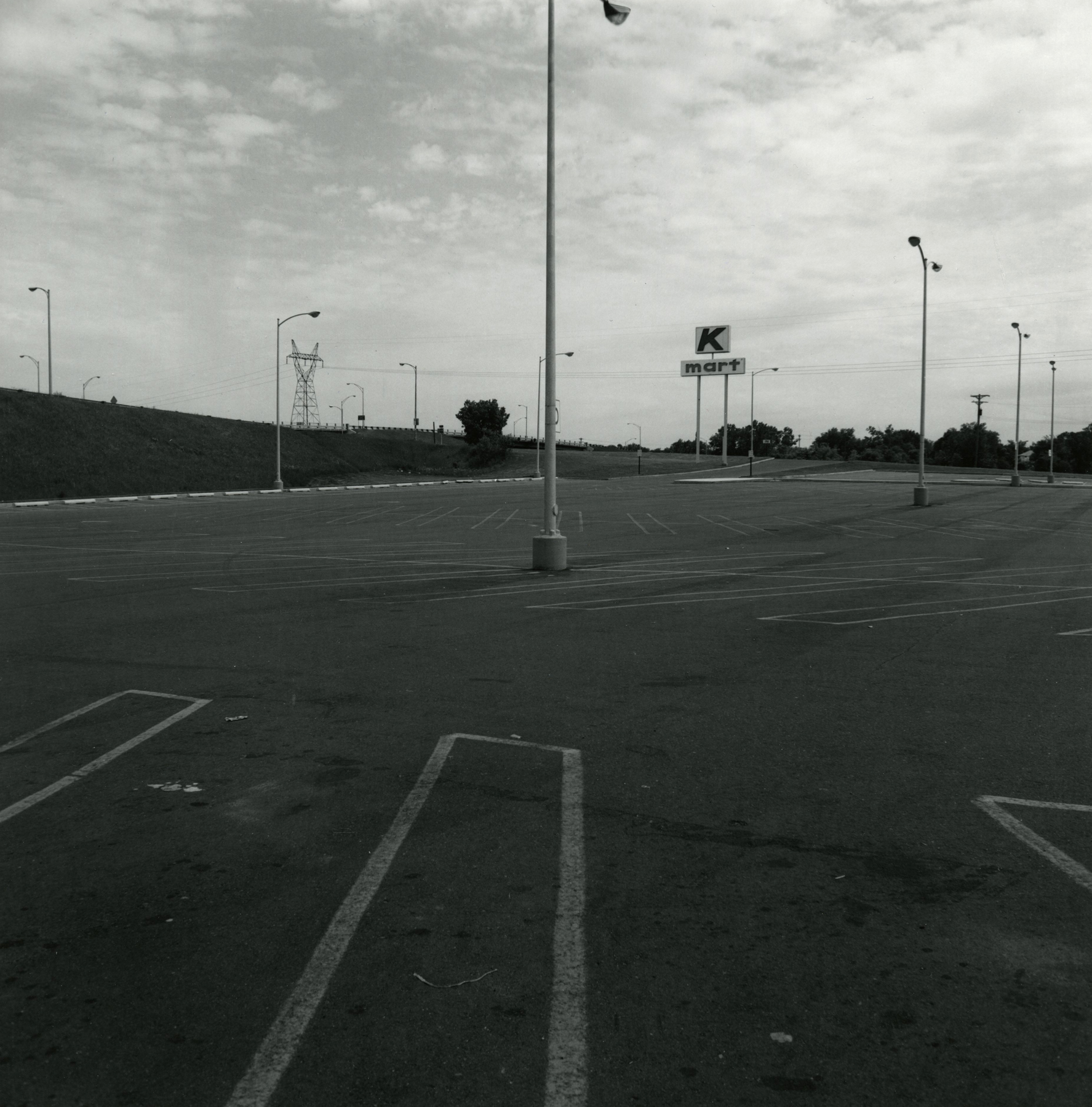 Frank Gohlke - Landscape, St. Paul, 1974 - Howard Greenberg Gallery