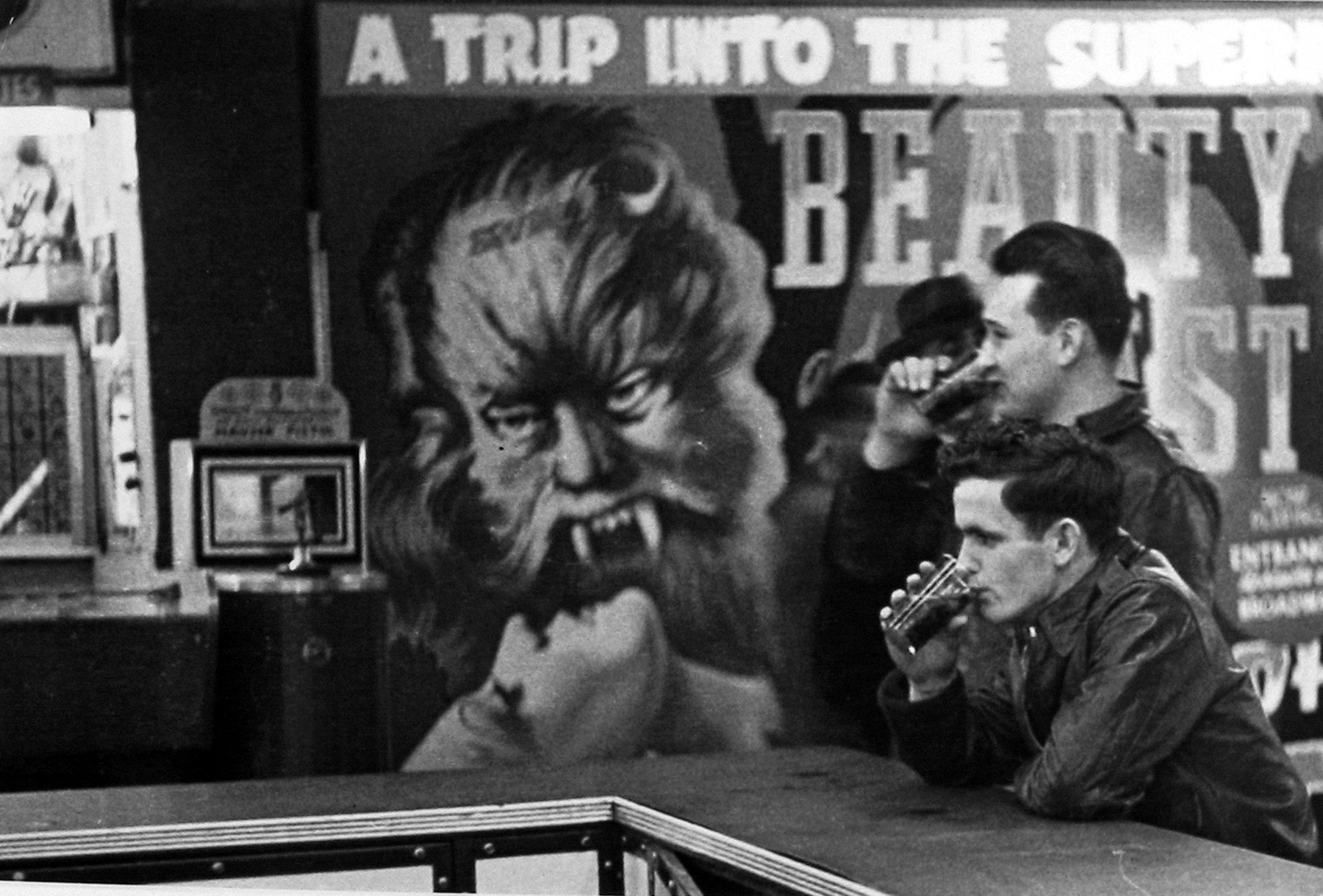 Louis Faurer - Untitled, 1947 - Howard Greenberg Gallery