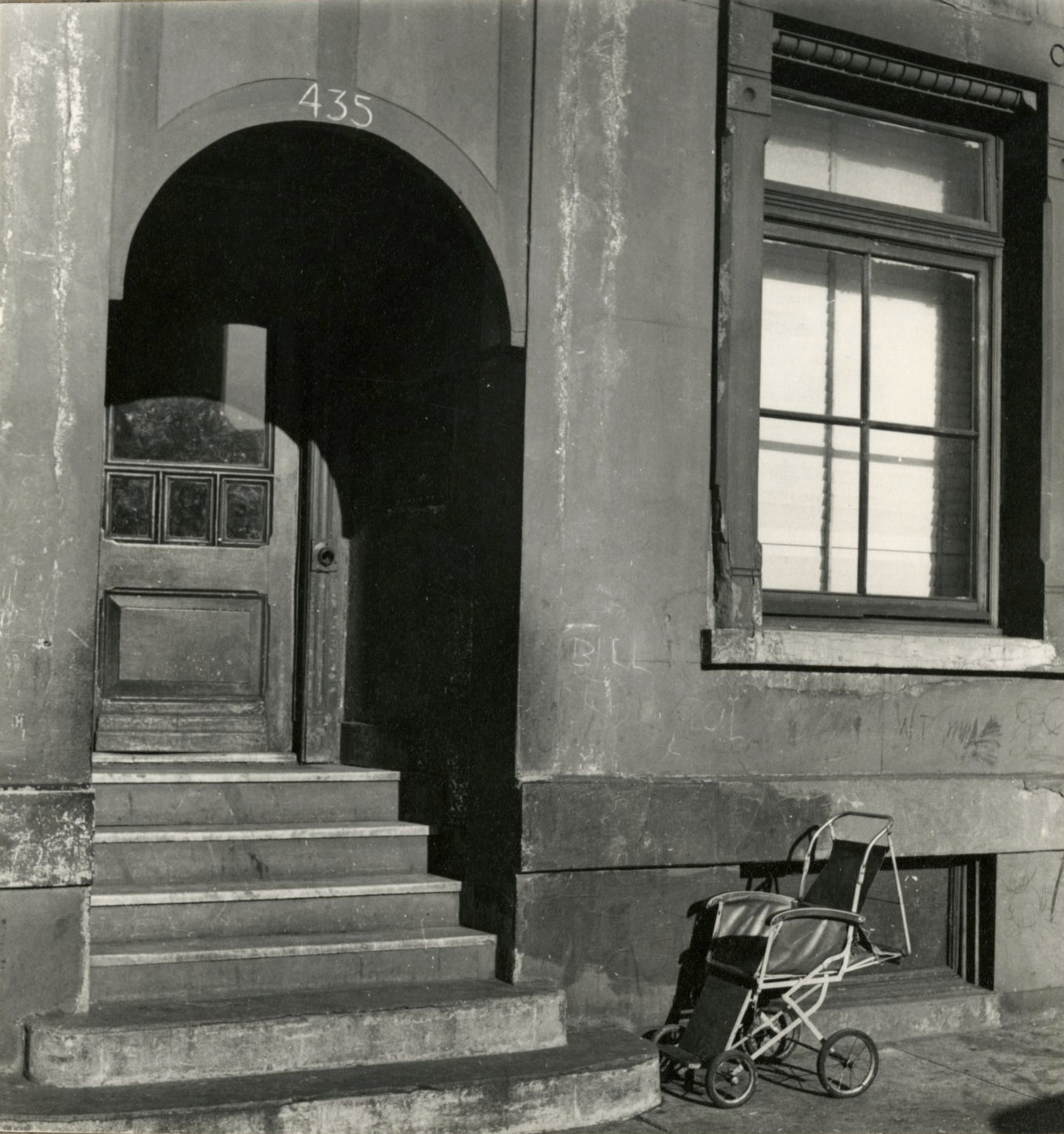 Leo Goldstein - Untitled, c.1950 - Howard Greenberg Gallery