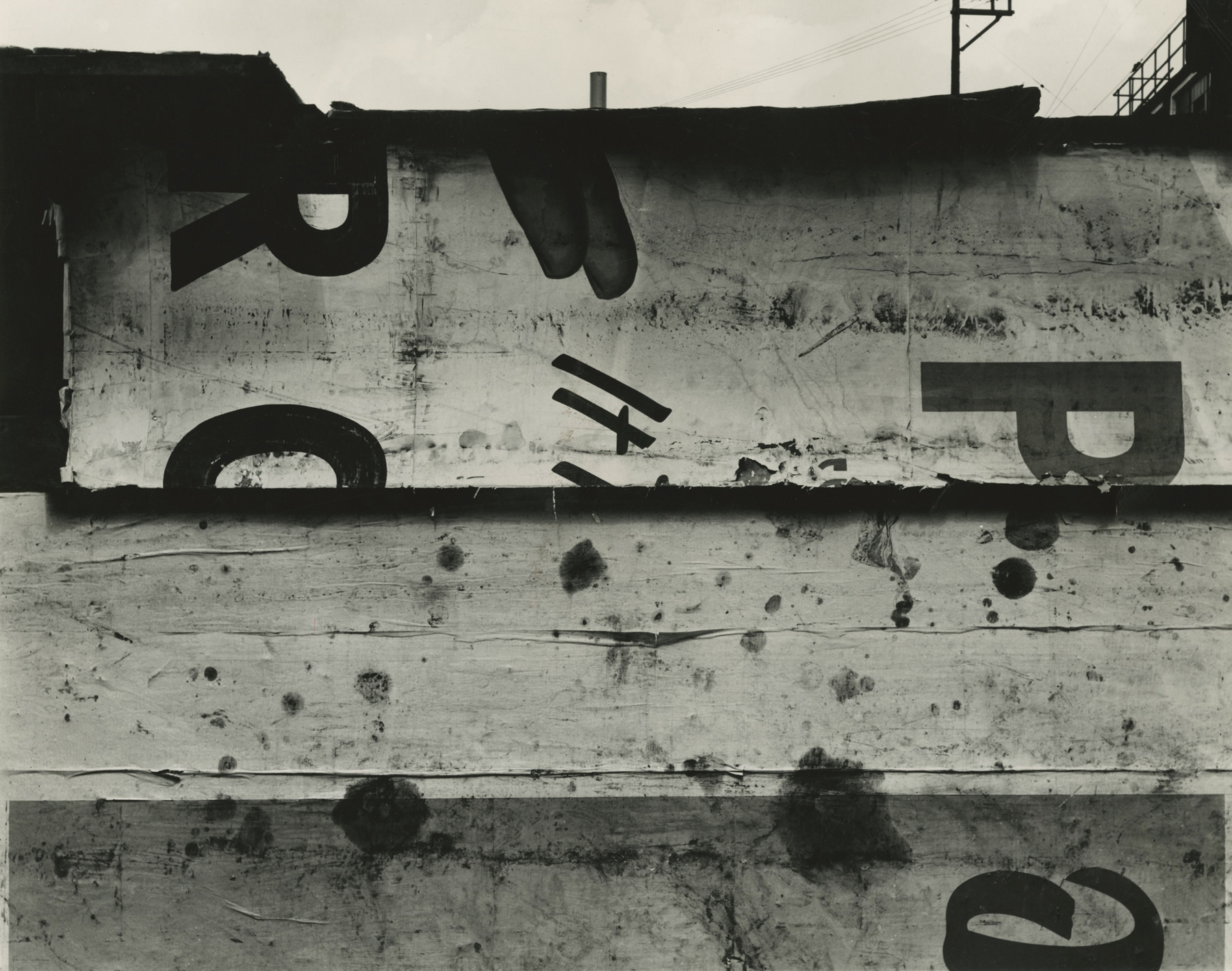 Aaron Siskind - St. Louis 9, 1953 - Howard Greenberg Gallery
