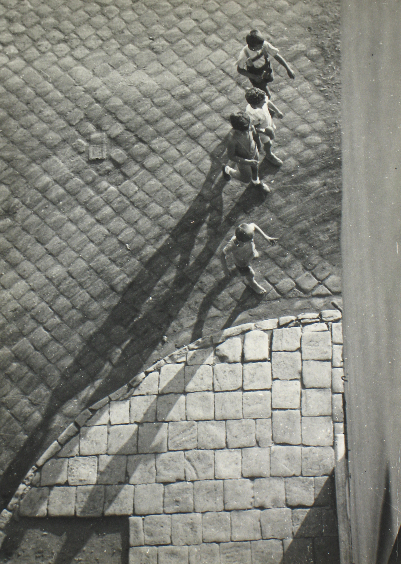 Imre Kinszki - Boys from Above, c.1930 - Howard Greenberg Gallery