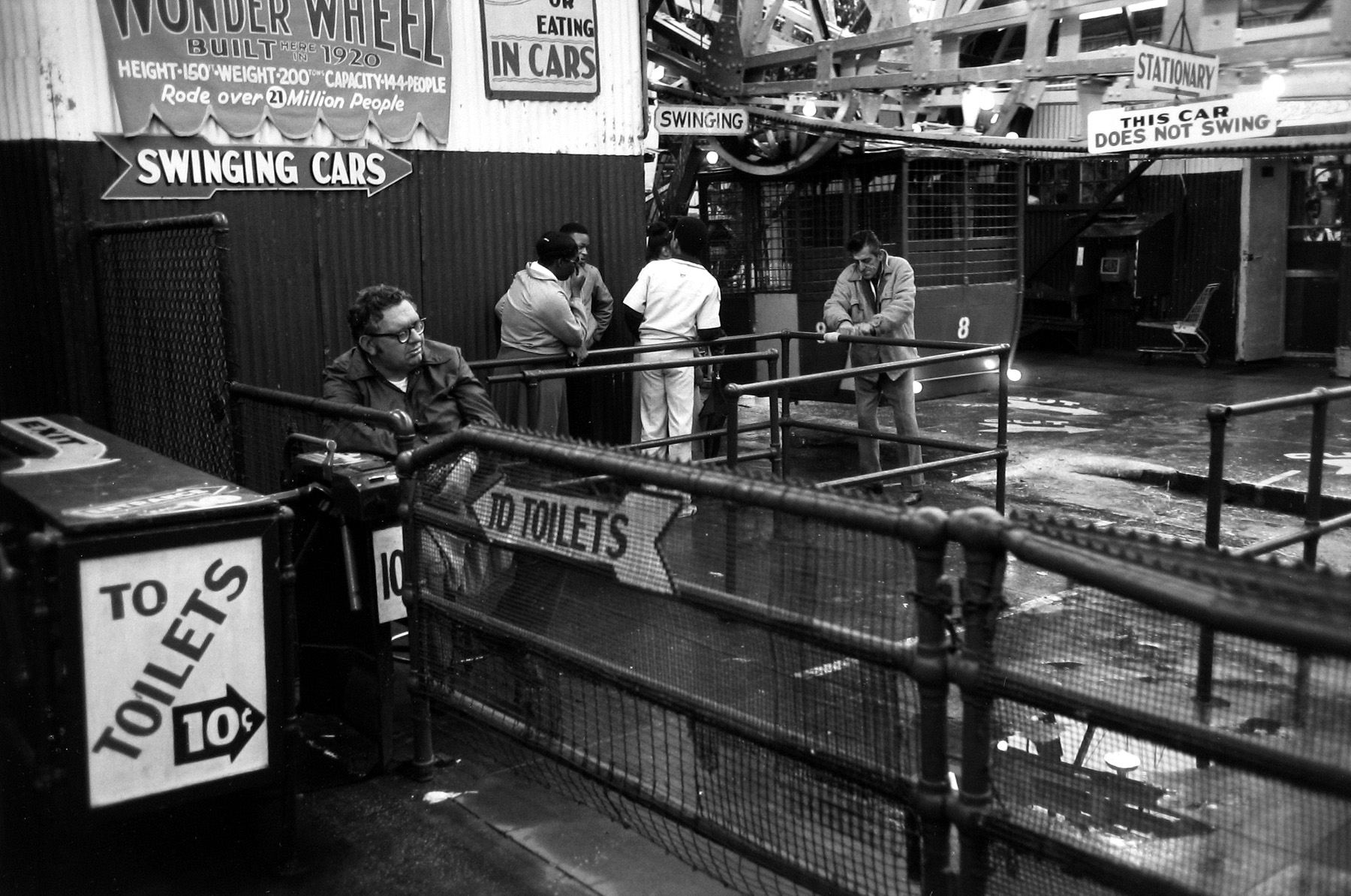 Tom Arndt - Wonder Wheel, Coney Island, 1979  - Howard Greenberg Gallery