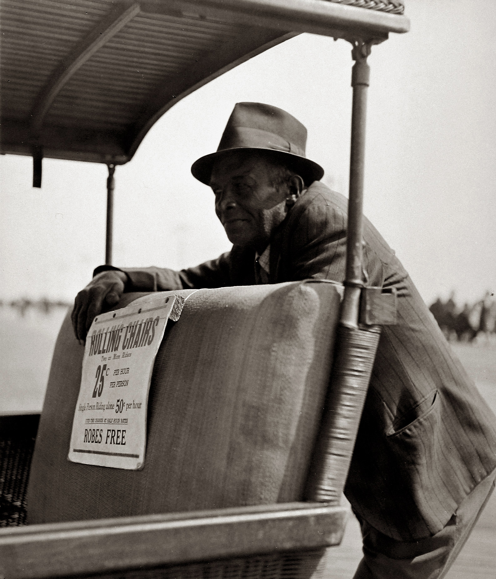Sol Prom - Untitled, New York, 1930s - Howard Greenberg Gallery
