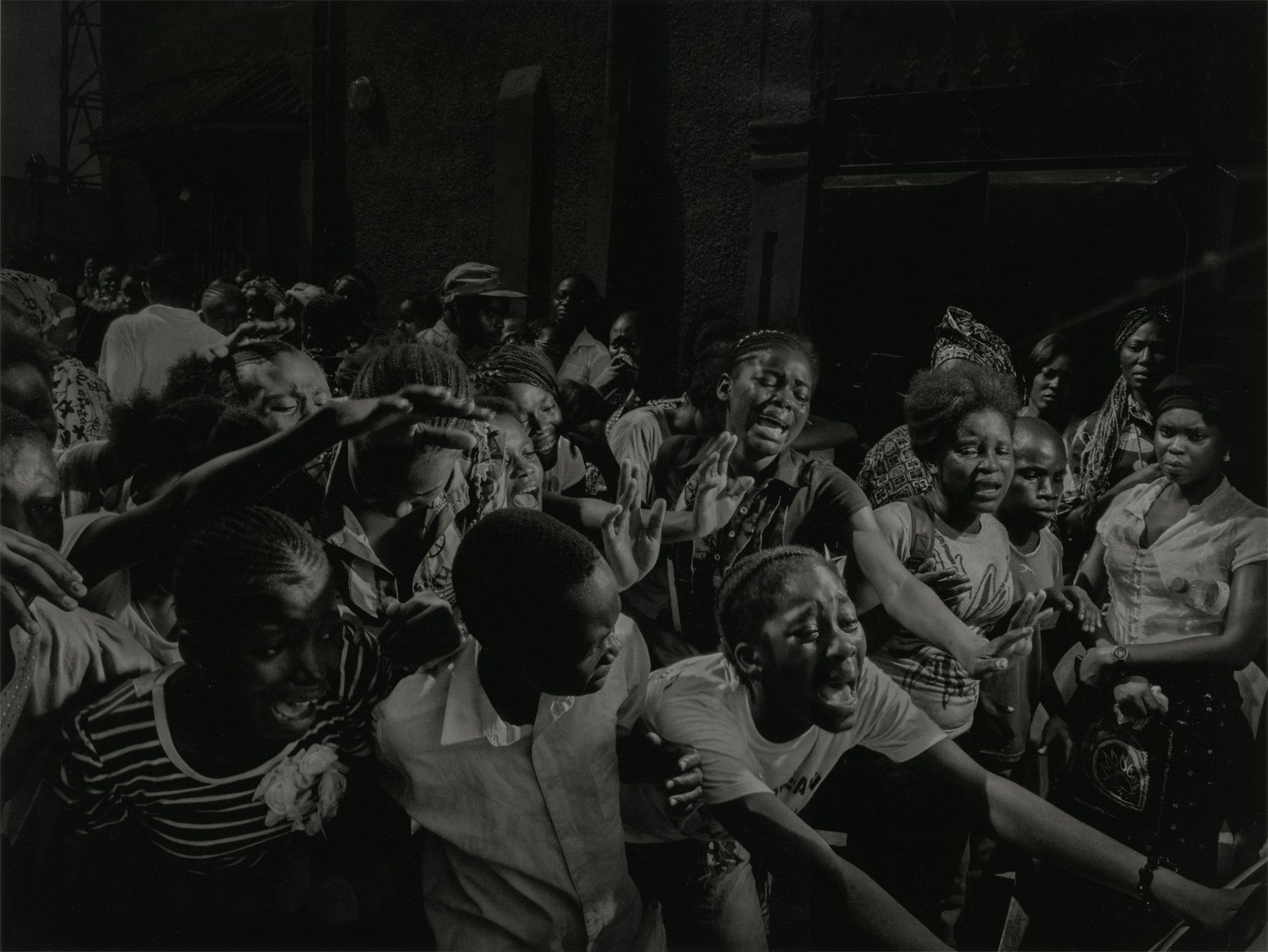 Alex Majoli - Howard Greenberg Gallery