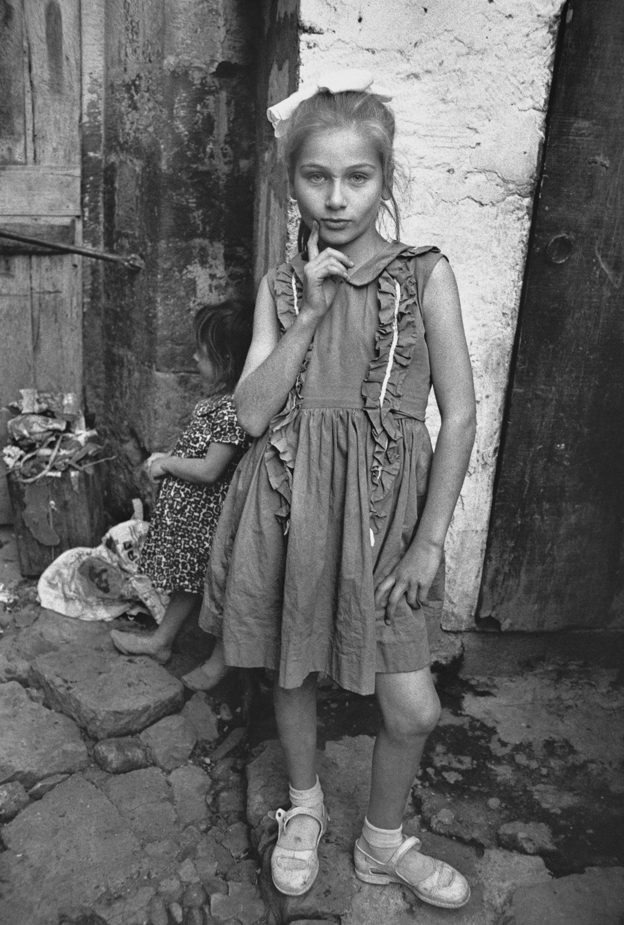 Mary Ellen Mark - Beautiful Emine Posing, Trabzon, Turkey - Howard Greenberg Gallery