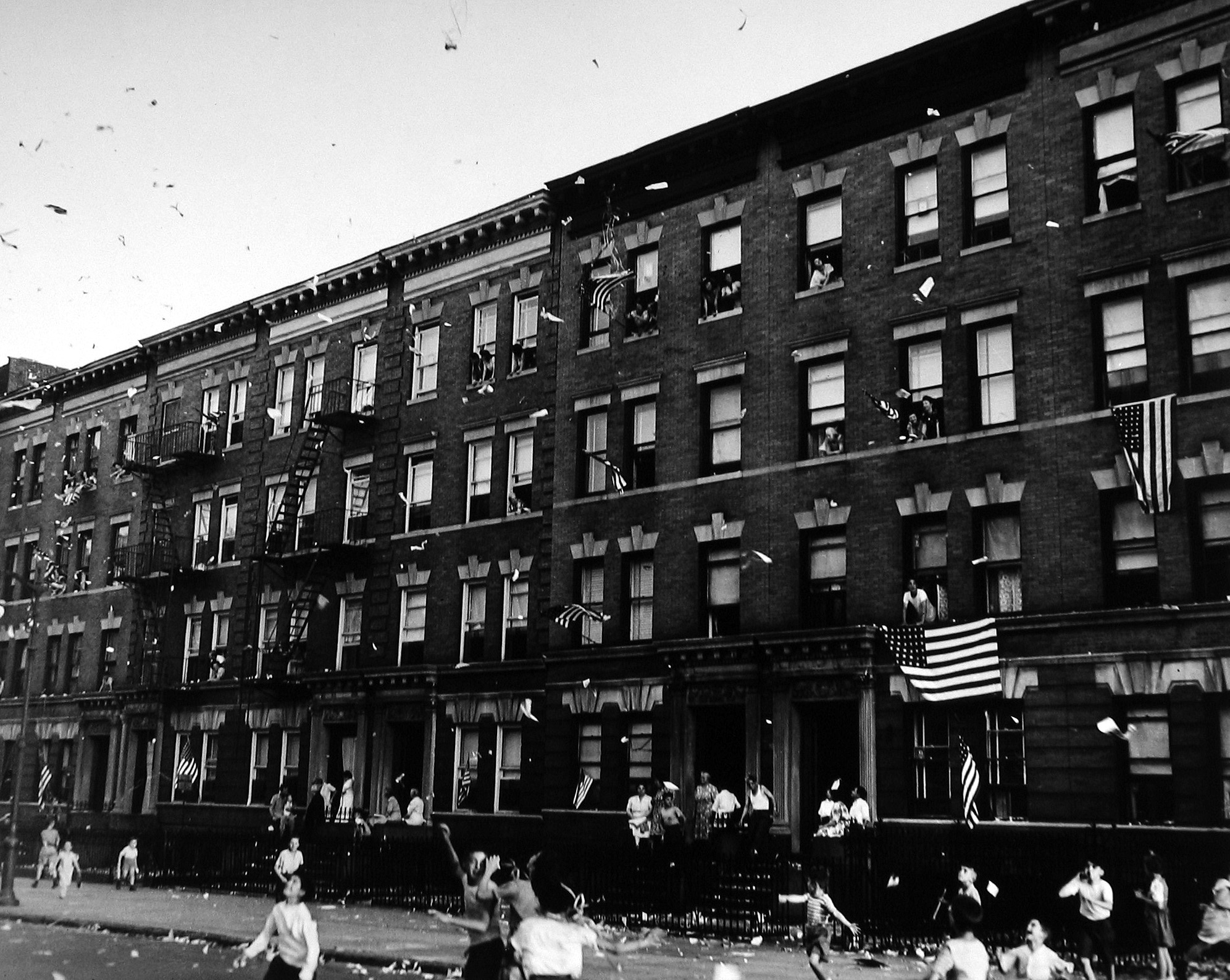 Arthur Leipzig - V.J. Day, Brooklyn, 1945 - Howard Greenberg Gallery