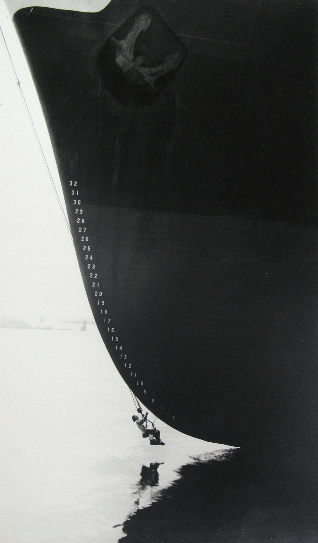 Esther Bubley - Ship's painter, Aruba, South America, 1957 - Howard Greenberg Gallery