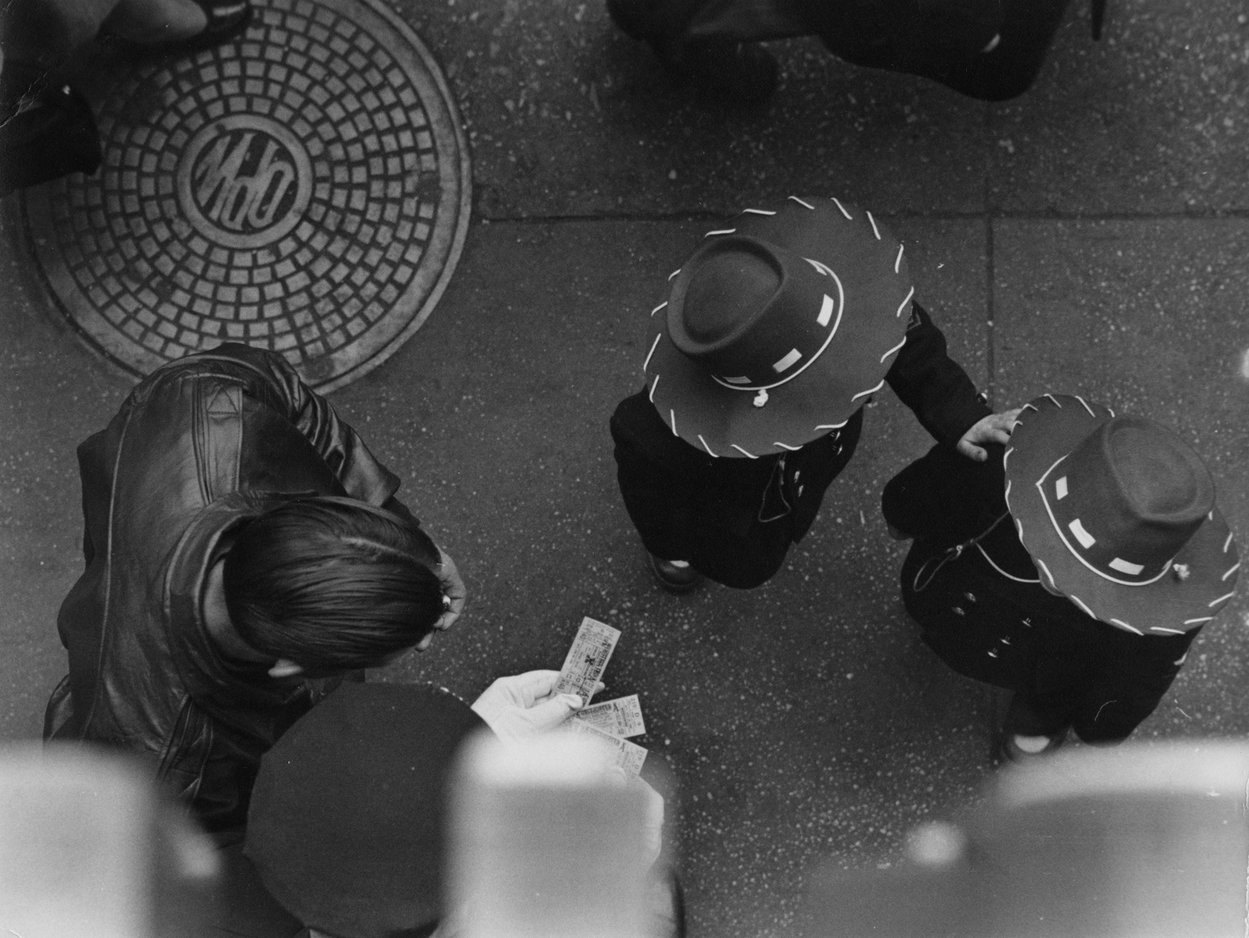 Ruth Orkin - Family on Way to Circus, NYC, 1948 - Howard Greenberg Gallery