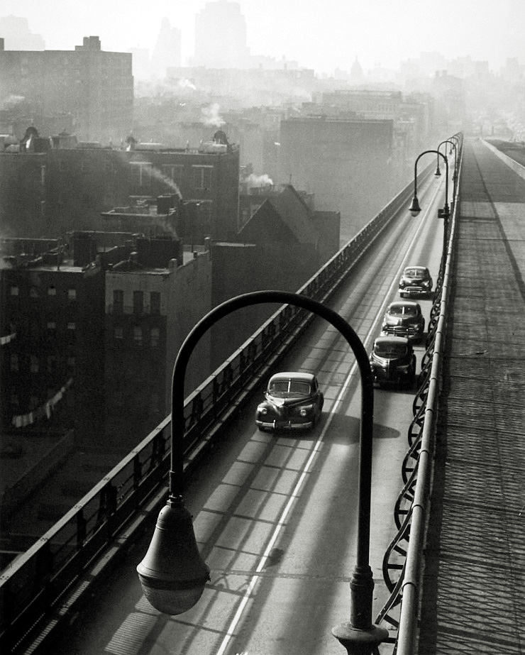 Harold Roth - Williamsburg Bridge, 1947 - Howard Greenberg Gallery