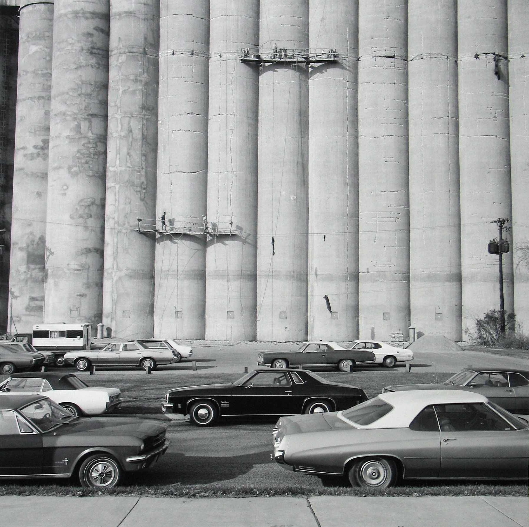 Frank Gohlke - Grain Elevator being Repaired, Minneapolis, 1974 - Howard Greenberg Gallery
