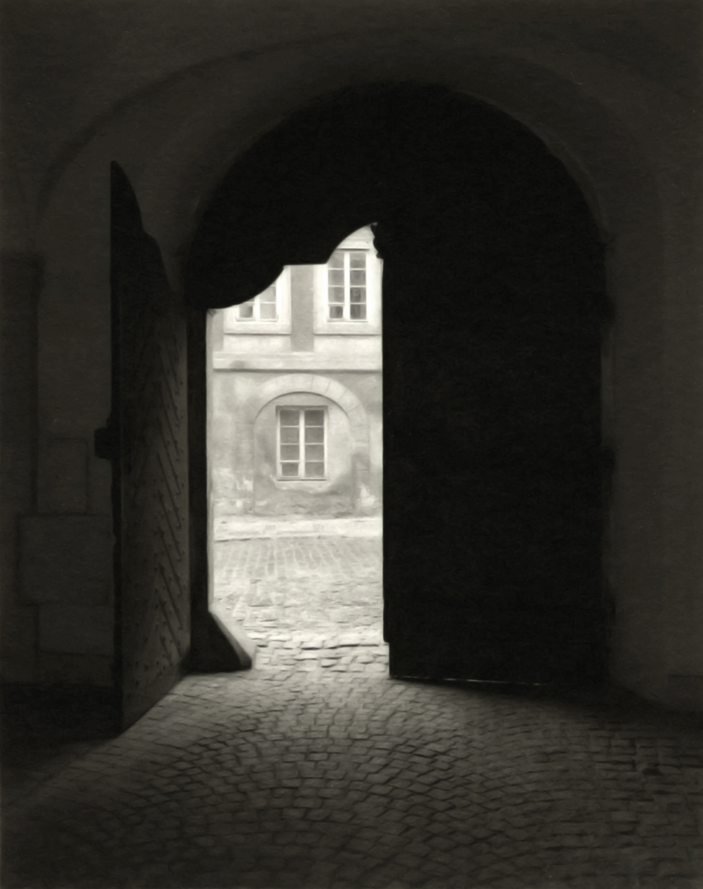 Mark Citret - Doorway, Prague, 1995 - Howard Greenberg Gallery