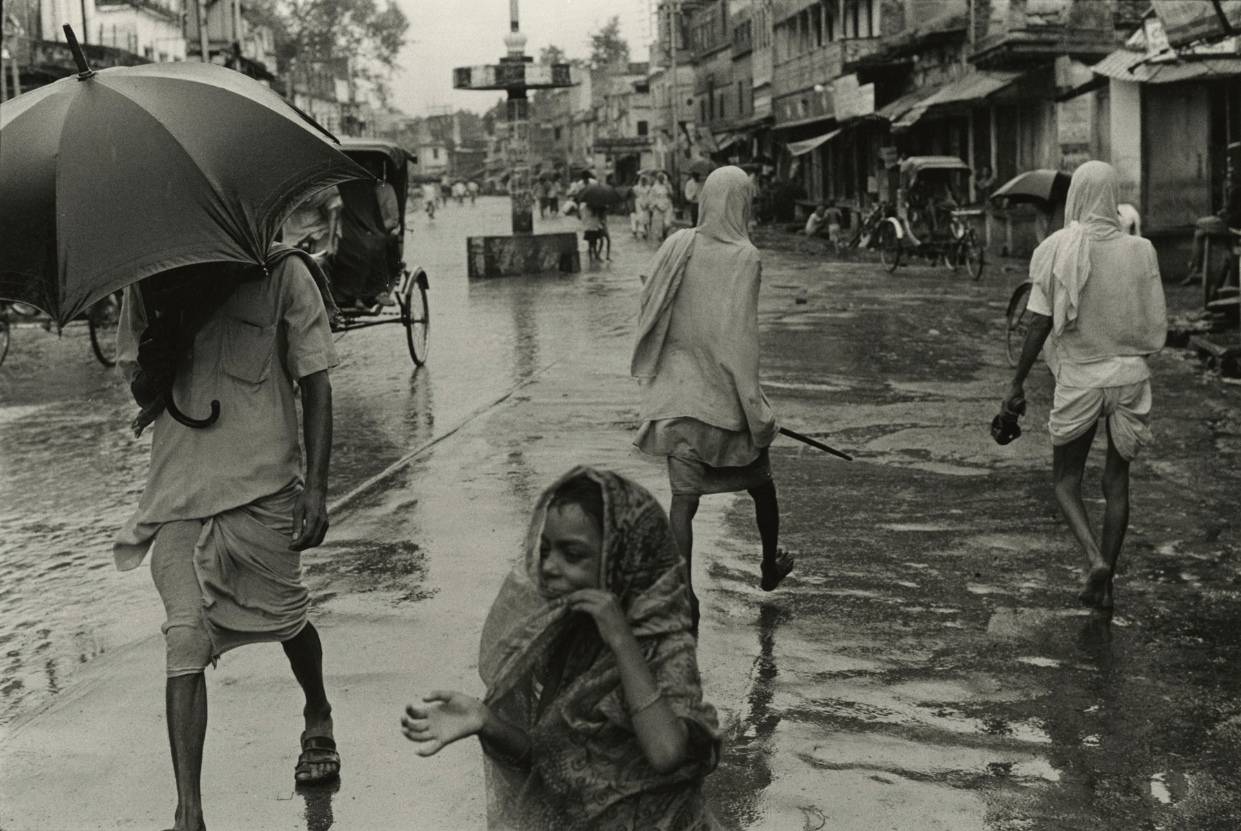 William Gedney - Benares, India, c.1969 - Howard Greenberg Gallery