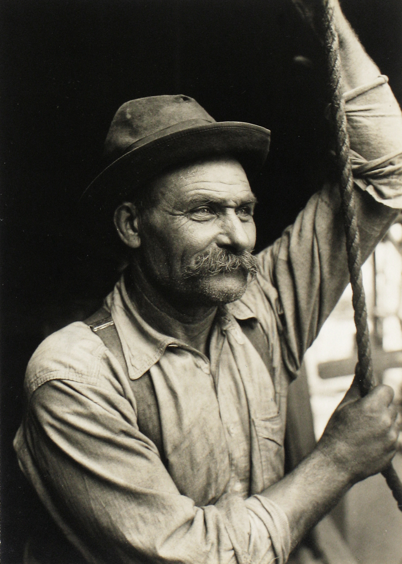 Lewis Hine - Stevedore, New York Waterfront - Howard Greenberg Gallery