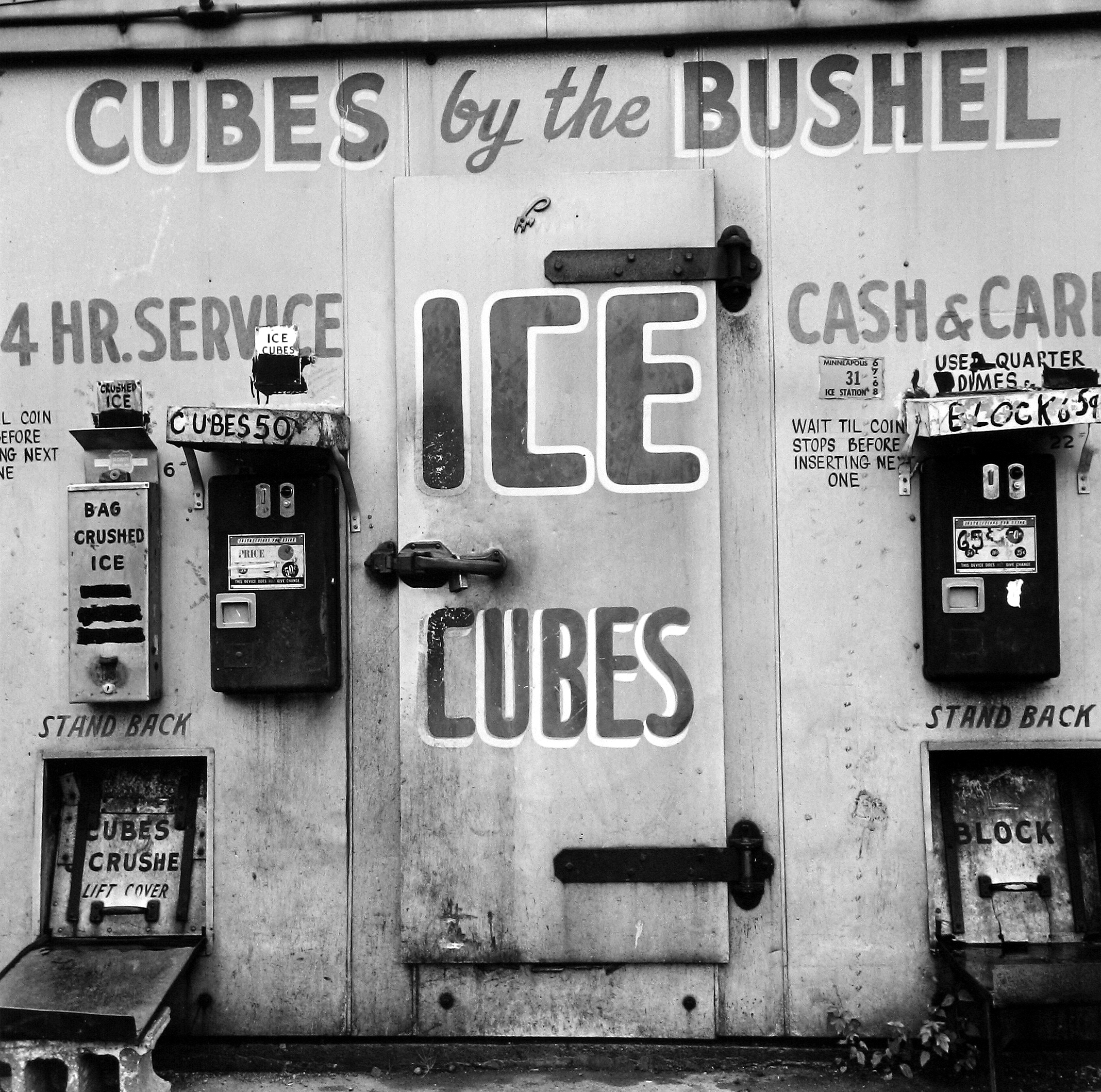 Tom Arndt - Ice cube machine, Minneapolis, 1970 - Howard Greenberg Gallery