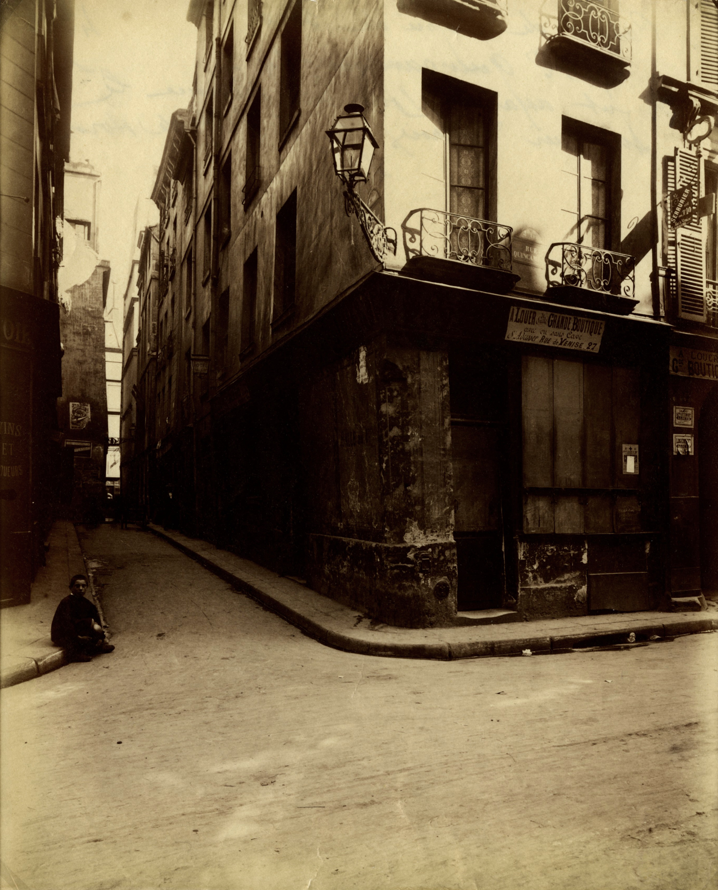 Eugene Atget - Cabaret de L'Epee de Bois - Howard Greenberg Gallery