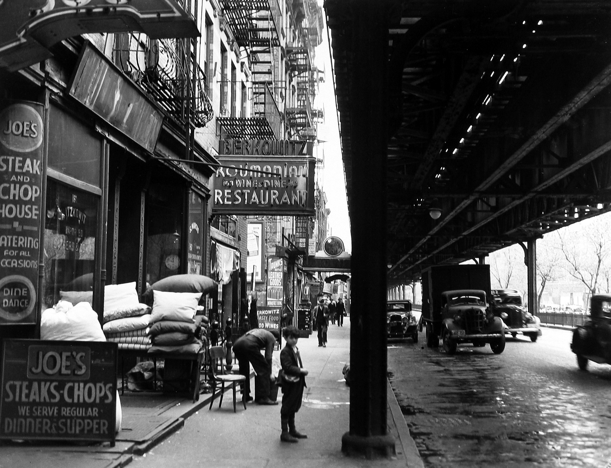 Arnold Eagle - First Avenue L, c.1935 - Howard Greenberg Gallery