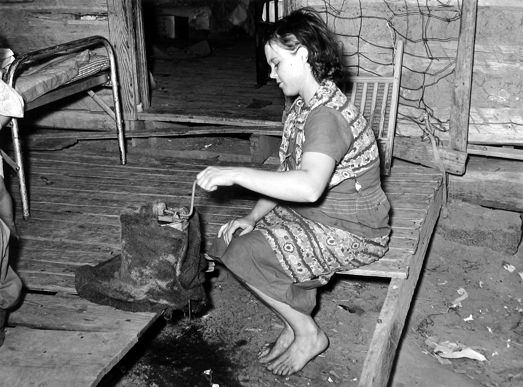 Russell Lee - Freezing Ice Cream, Oklahoma, June 1939 - Howard Greenberg Gallery - 2019