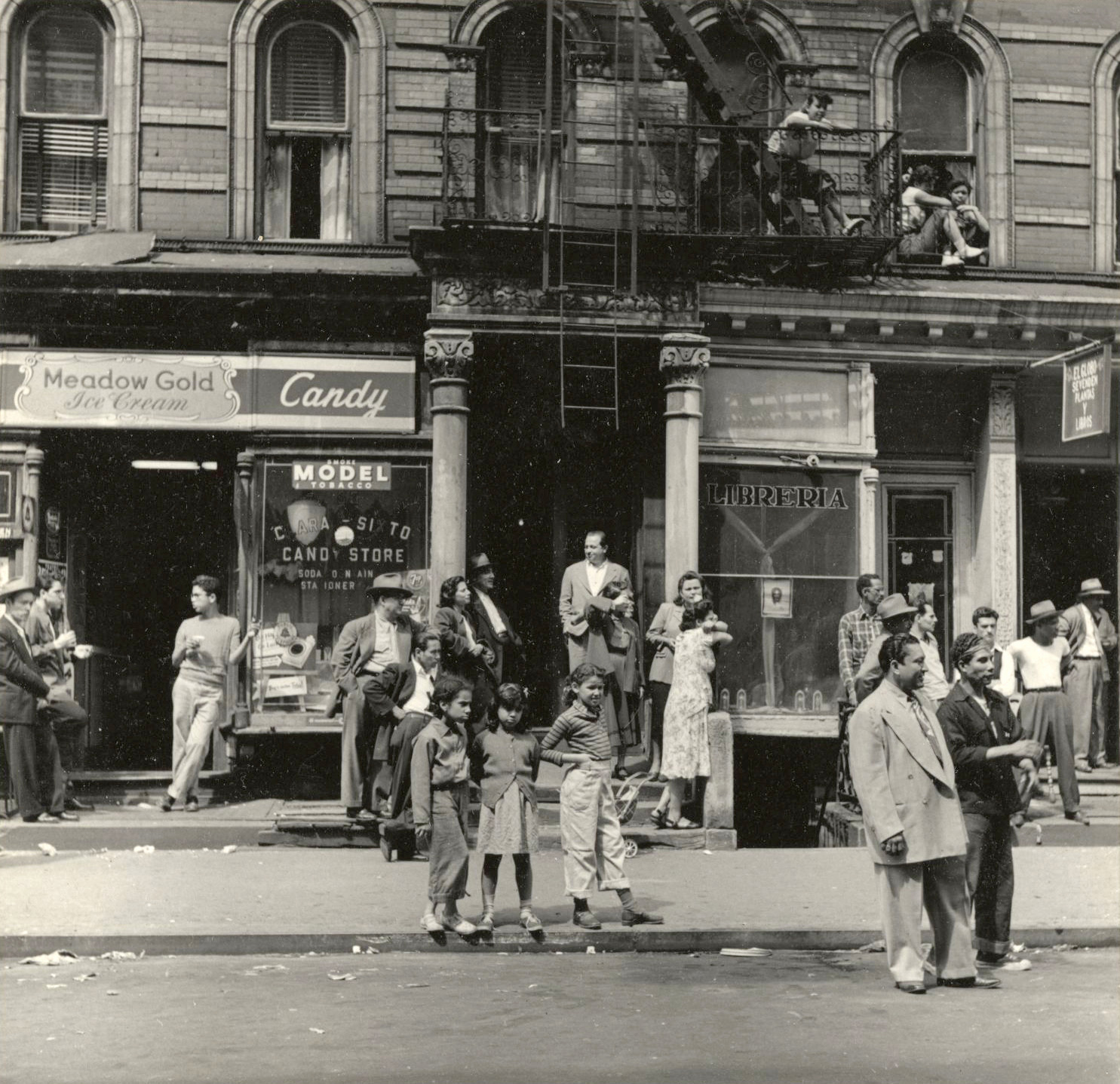Leo Goldstein - Untitled, c.1950 - Howard Greenberg Gallery