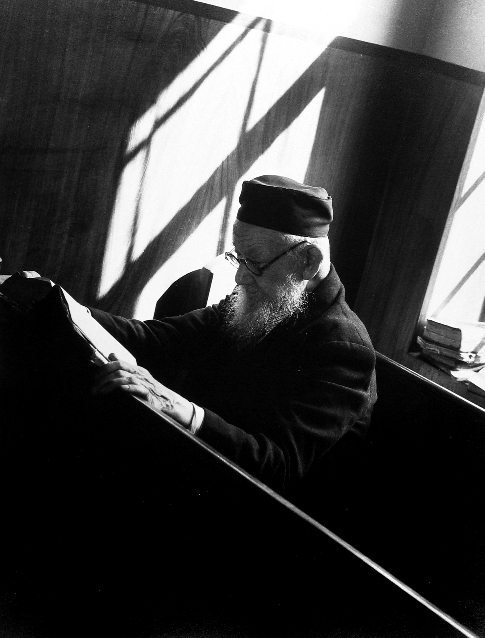 Arnold Eagle - Untitled, c.1935 - Howard Greenberg Gallery