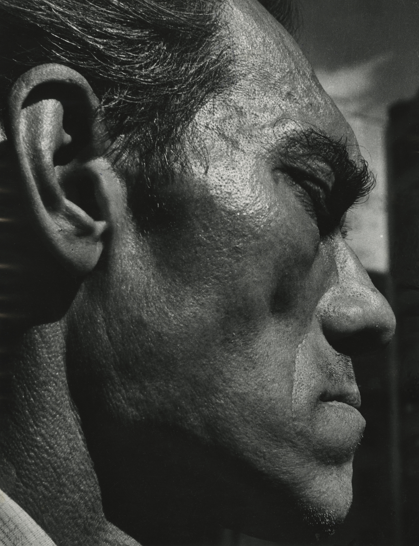 Leon Levinstein - Fifth Avenue, c.1969 - Howard Greenberg Gallery