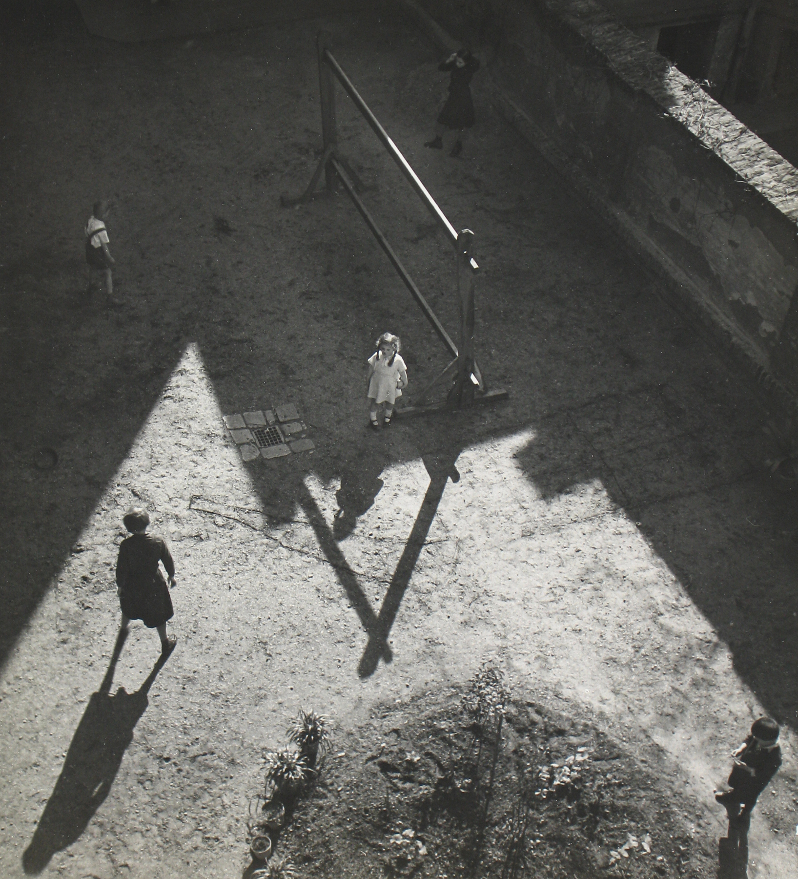 Imre Kinszki - Untitled, 1921-39 - Howard Greenberg Gallery