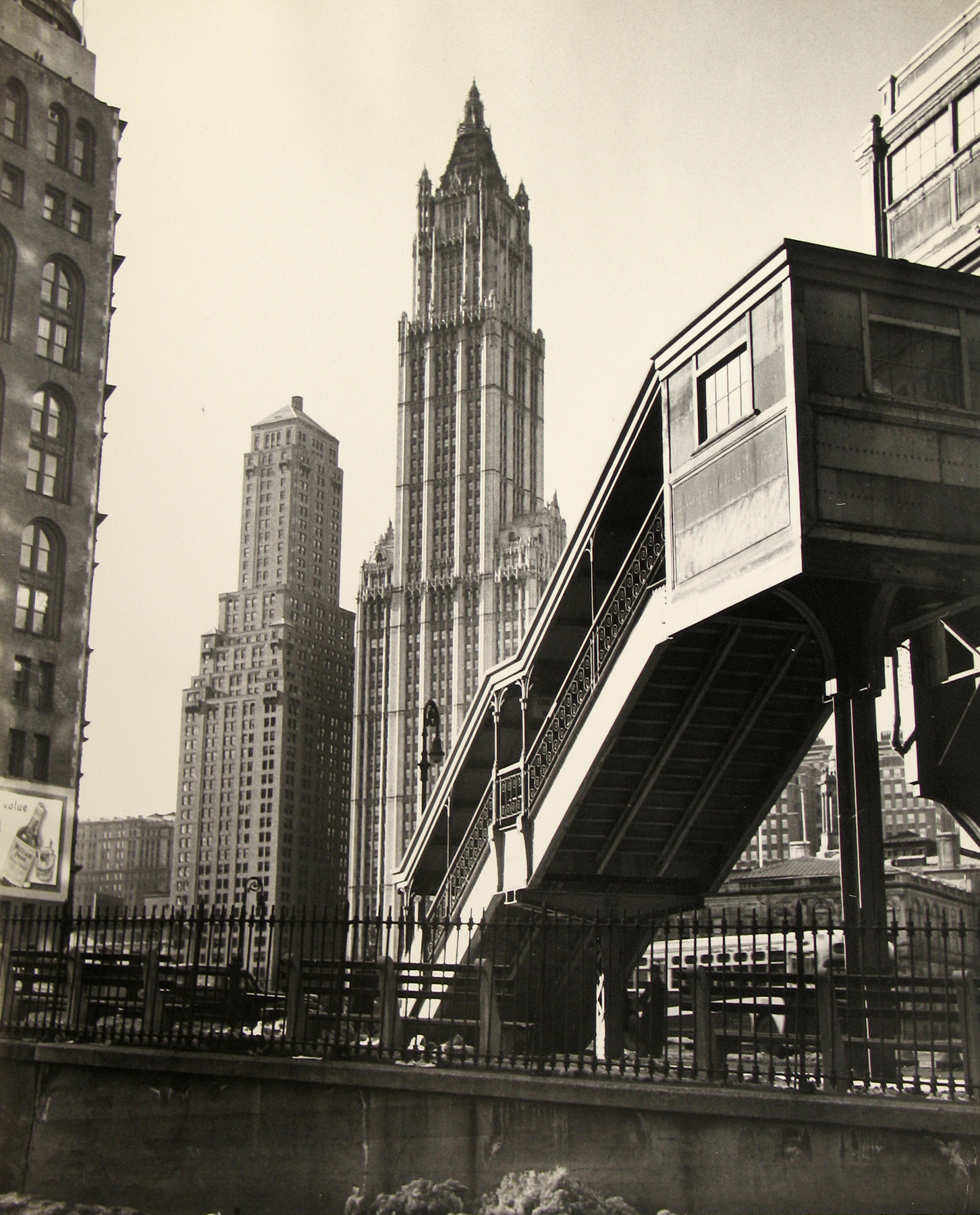 Rebecca Lepkoff - City Hall Station, 1946 - Howard Greenberg Gallery