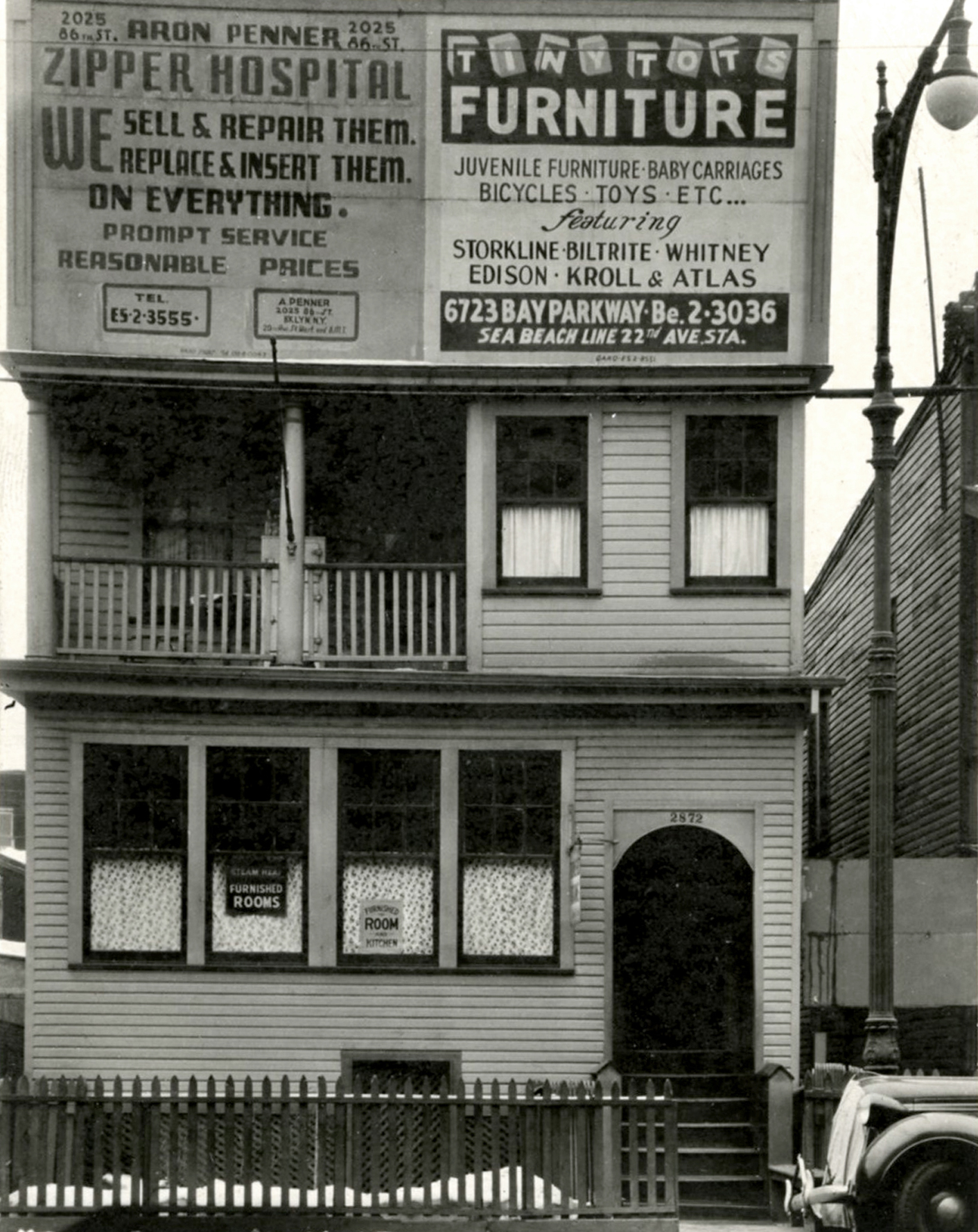 Sy Kattelson - New York, c.1947 - Howard Greenberg Gallery