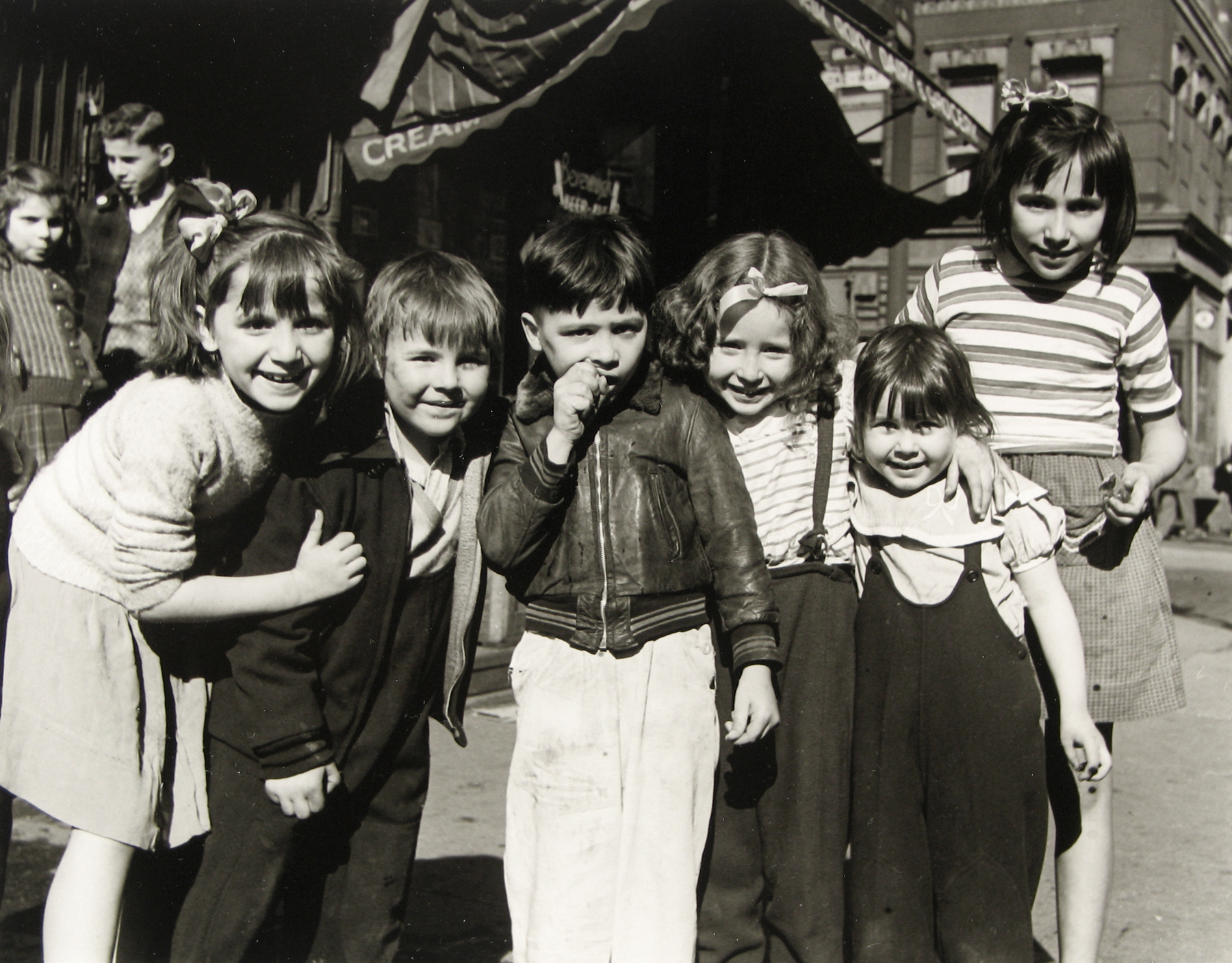 Rebecca Lepkoff - Neighborhood kids, Lower East Side, NYC, 1947 - Howard Greenberg Gallery