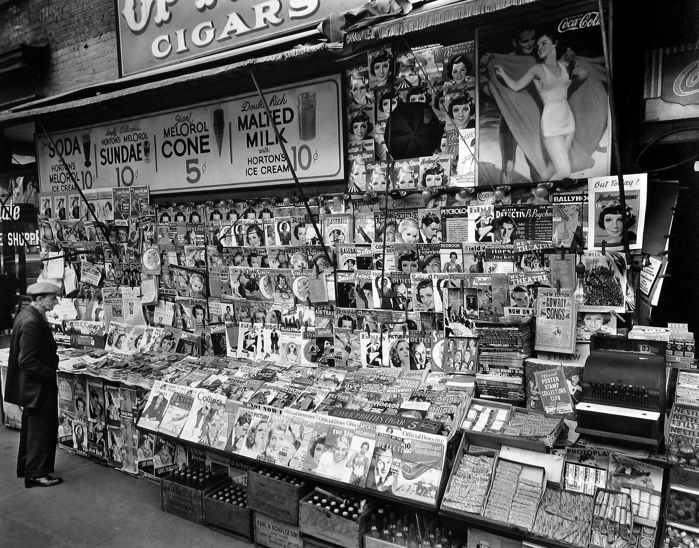Berenice Abbott - Newsstand, 32nd Street and 3rd Avenue, New York - Howard Greenberg Gallery