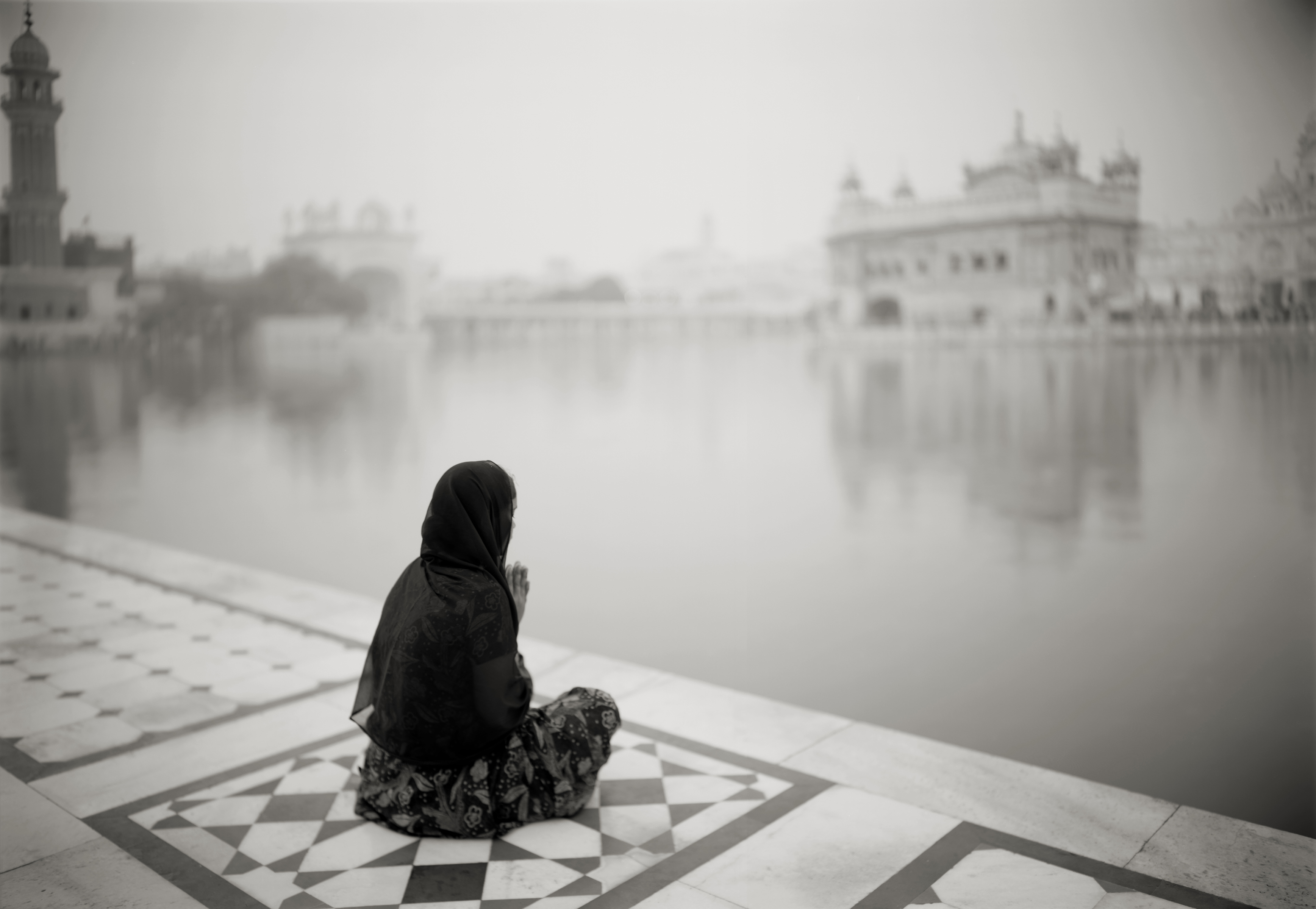 Kenro Izu - Amritsar #376, India, 2009 - Howard Greenberg Gallery