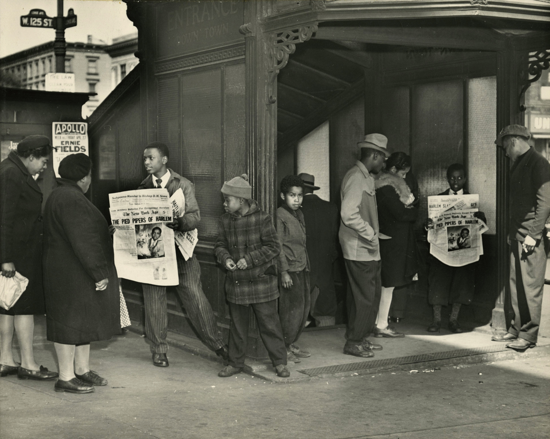 Alexander Alland - Untitled, c.1940 - Howard Greenberg Gallery