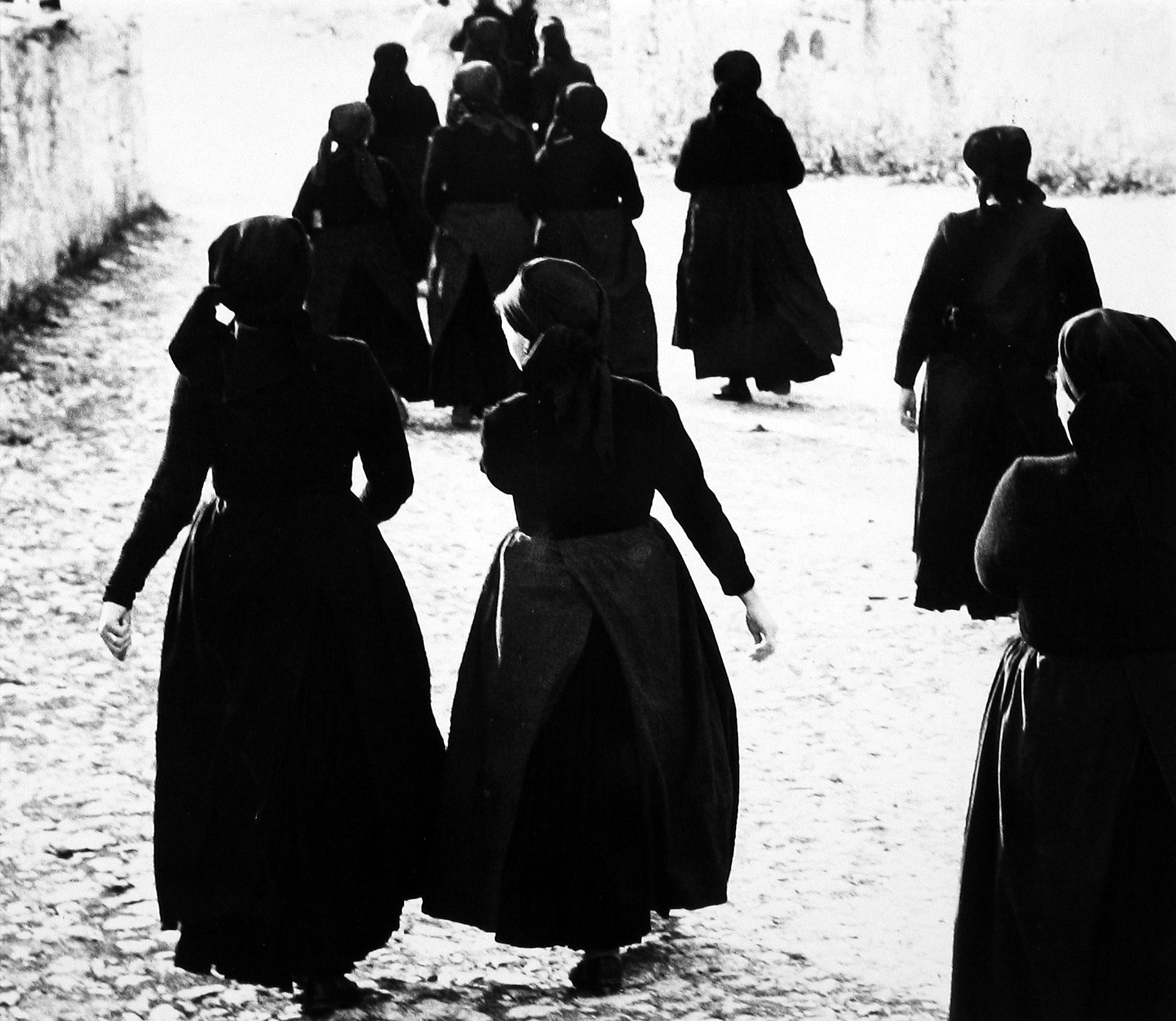 Mario Giacomelli - Lo Scanno, 1960 - Howard Greenberg Gallery