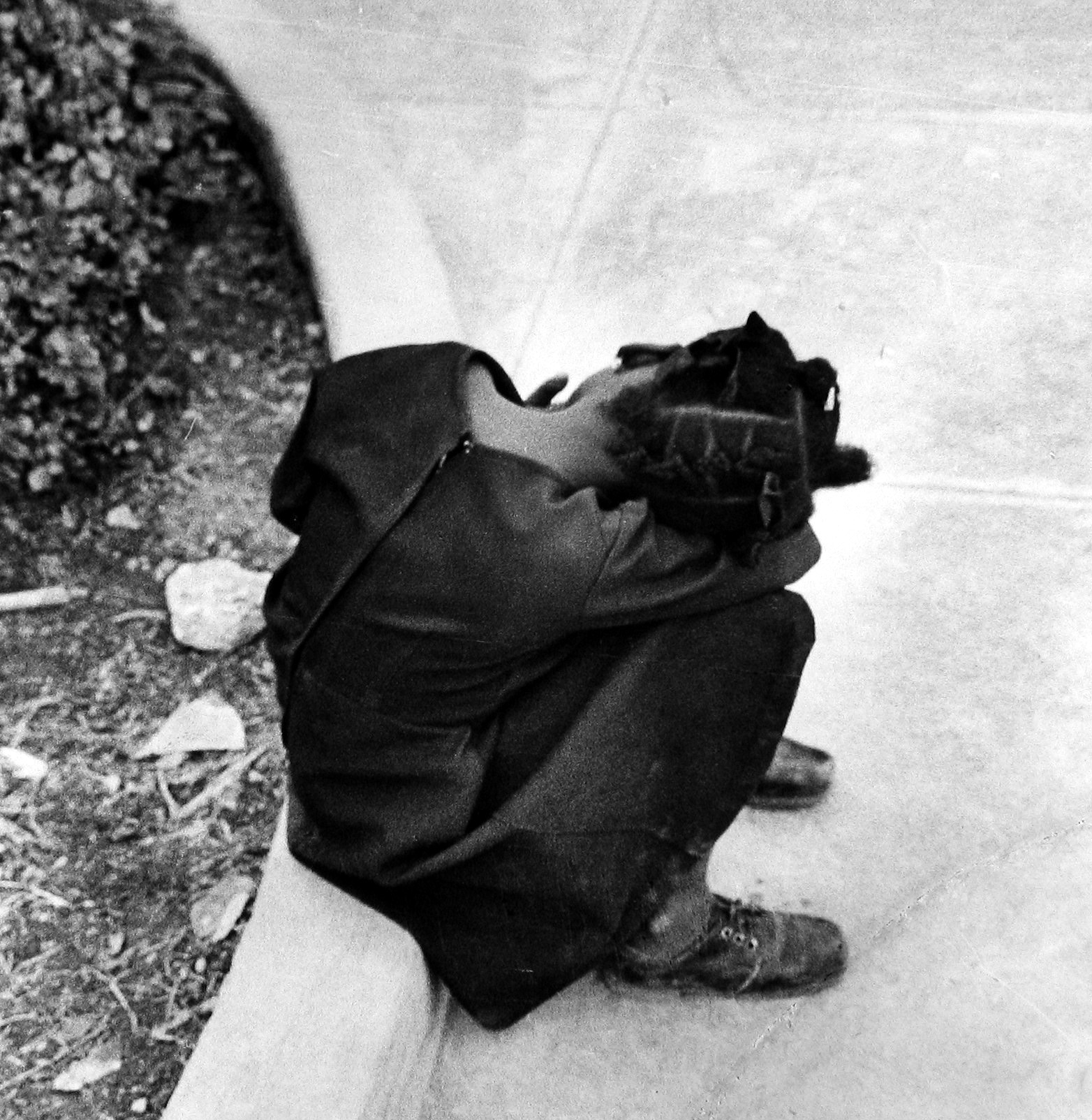 Leon Levinstein, Haiti (girl sitting), 1984, Howard Greenberg Gallery, 2019