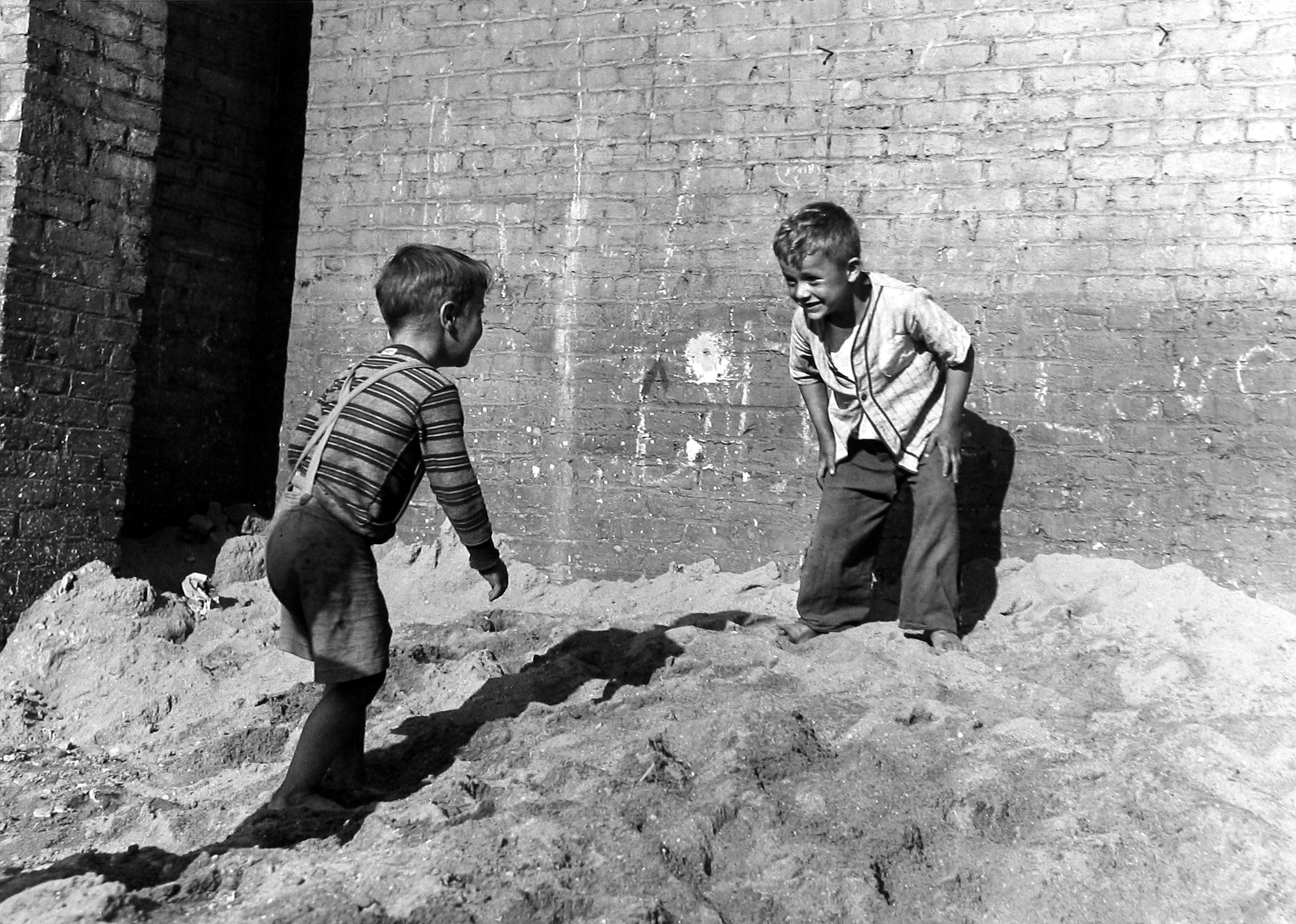 Arthur Leipzig - King of the Hill, 1943 - Howard Greenberg Gallery