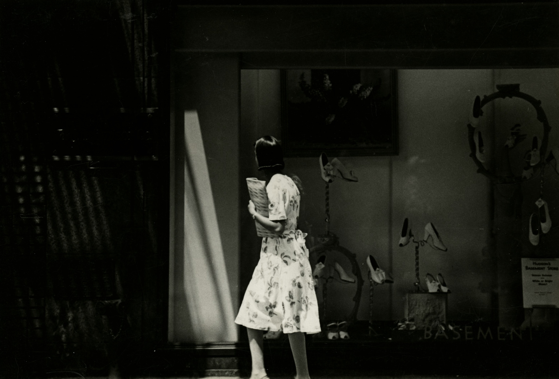 Harry Callahan - Detroit, 1943 - Howard Greenberg Gallery