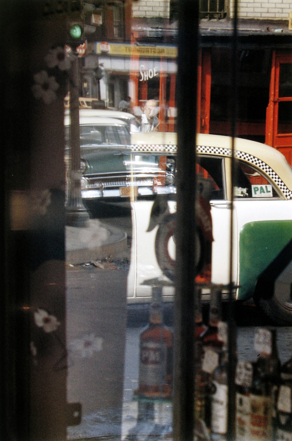 Saul leiter, Taxi, 1956, Howard Greenberg gallery, 2019