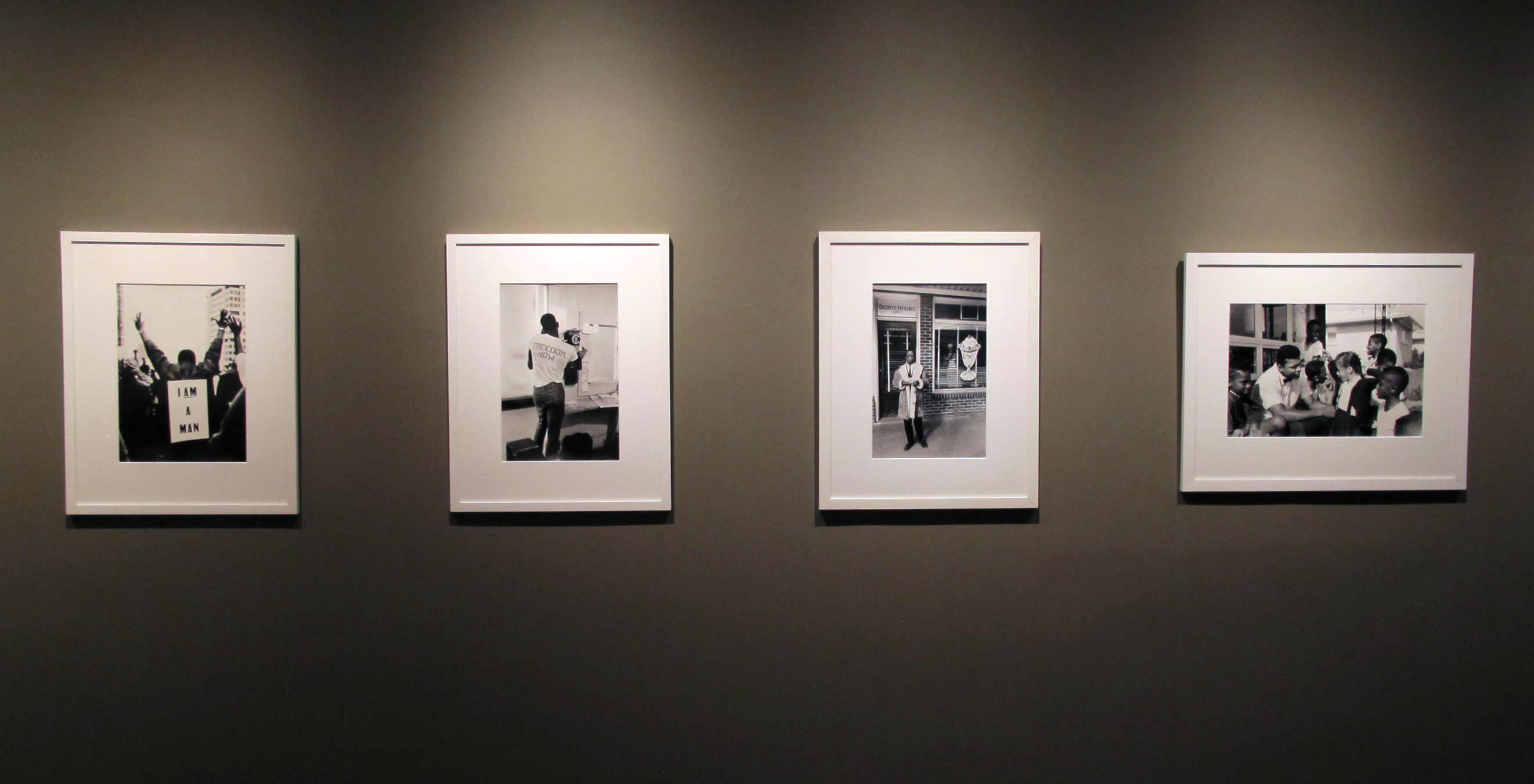 Akris x Vivian Maier 2017 Howard Greenberg Gallery