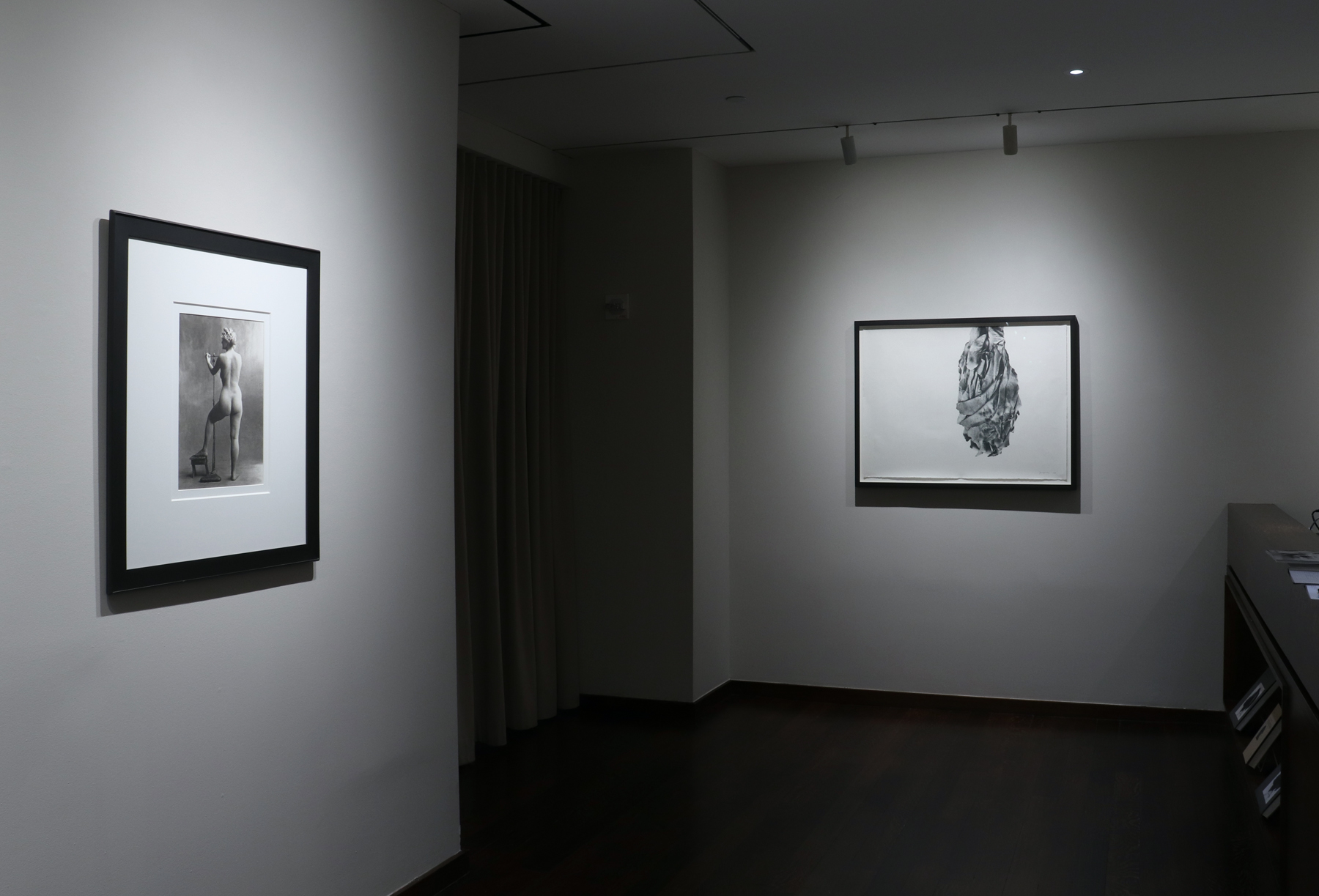 James Van Der Zee - Studio - Howard Greenberg Gallery - 2019