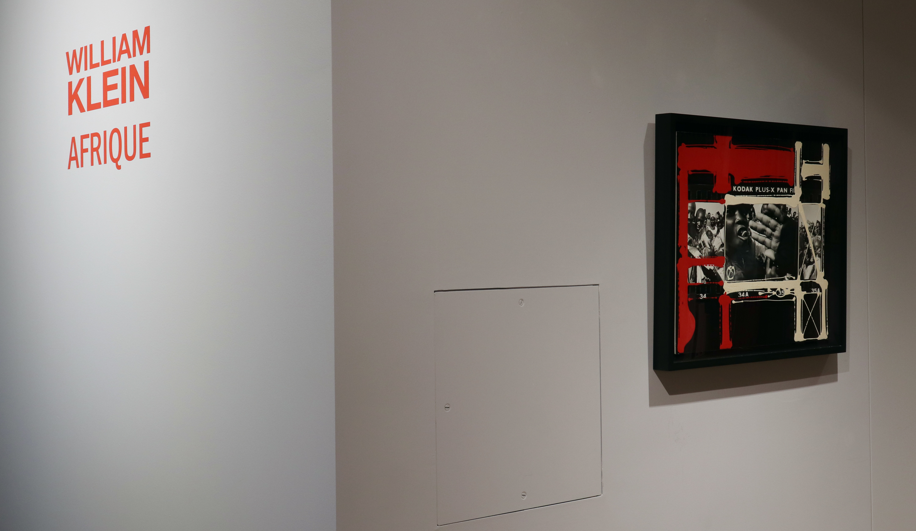 nadav kander, the thread, installation view