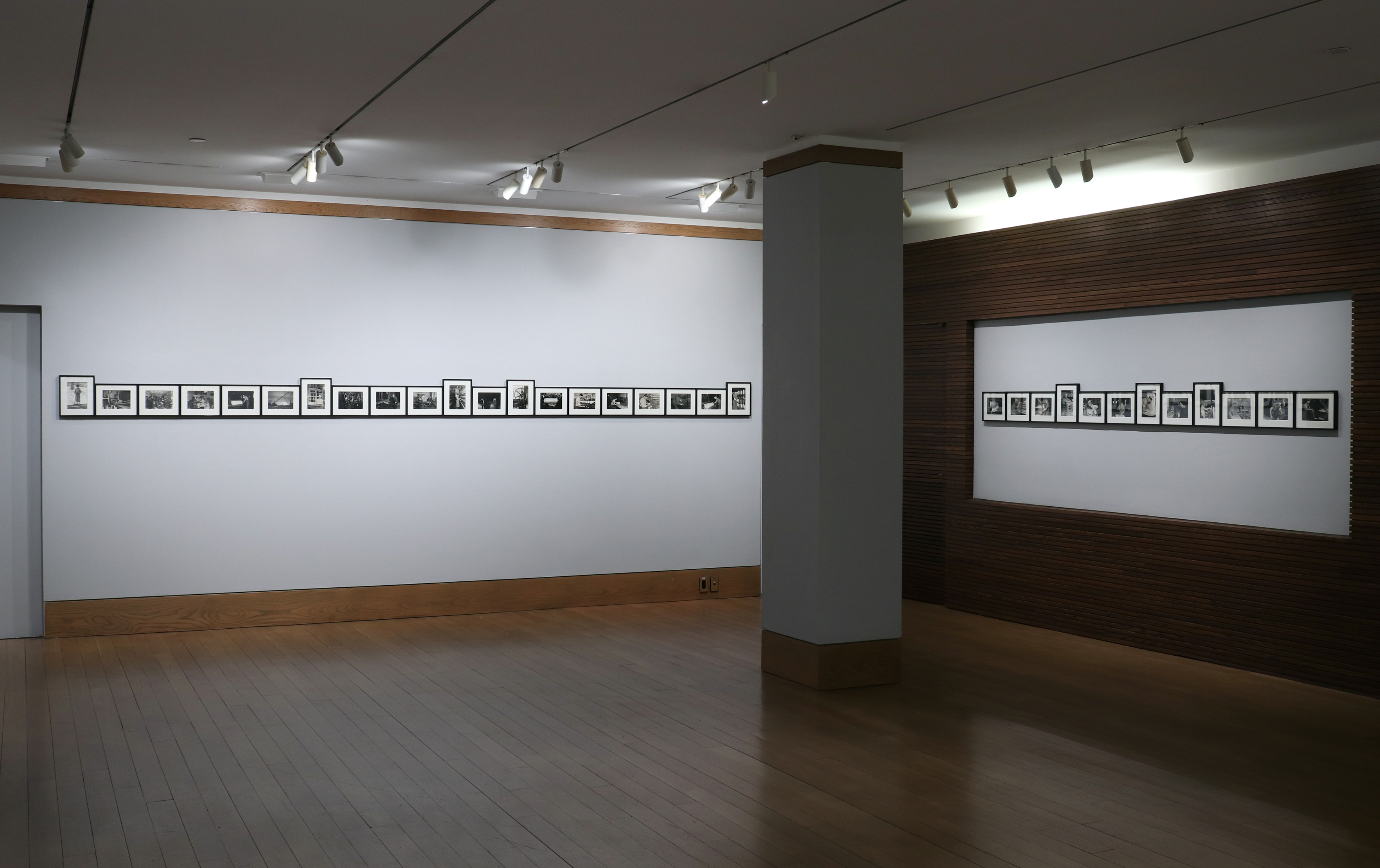 Harry Gruyaert, Installation Views, Howard Greenberg Gallery, 2020
