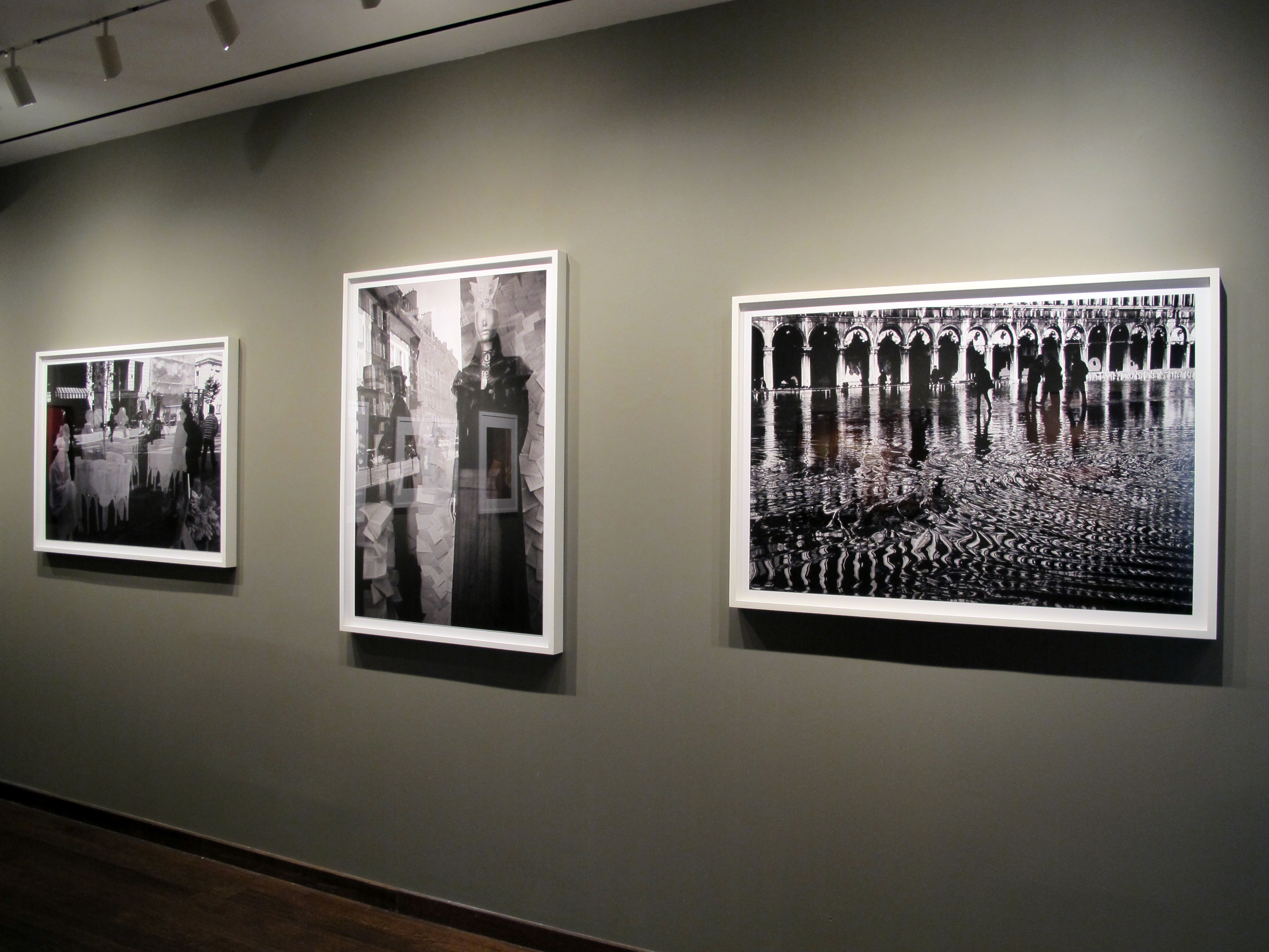 Kathy Ryan: Office Romance - Howard Greenberg Gallery 2016