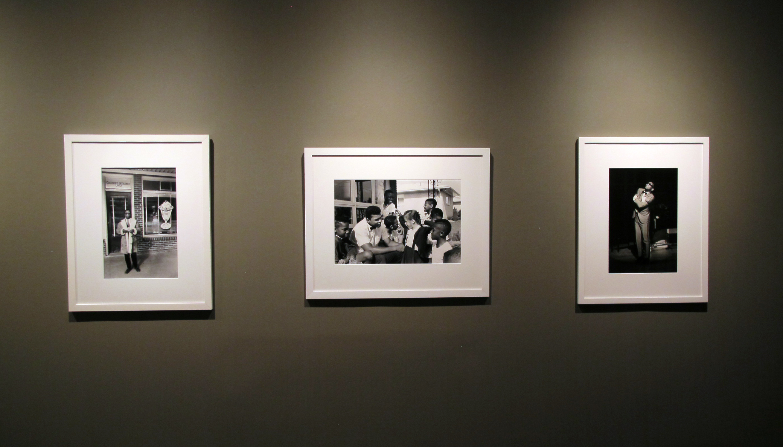 Akris x Vivian Maier 2017 Howard Greenberg Gallery