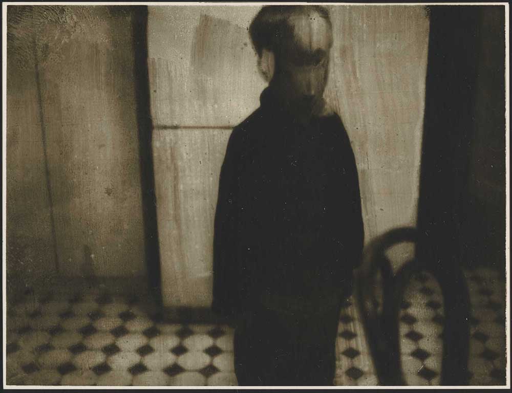 Derrière lui-même caché, 2000