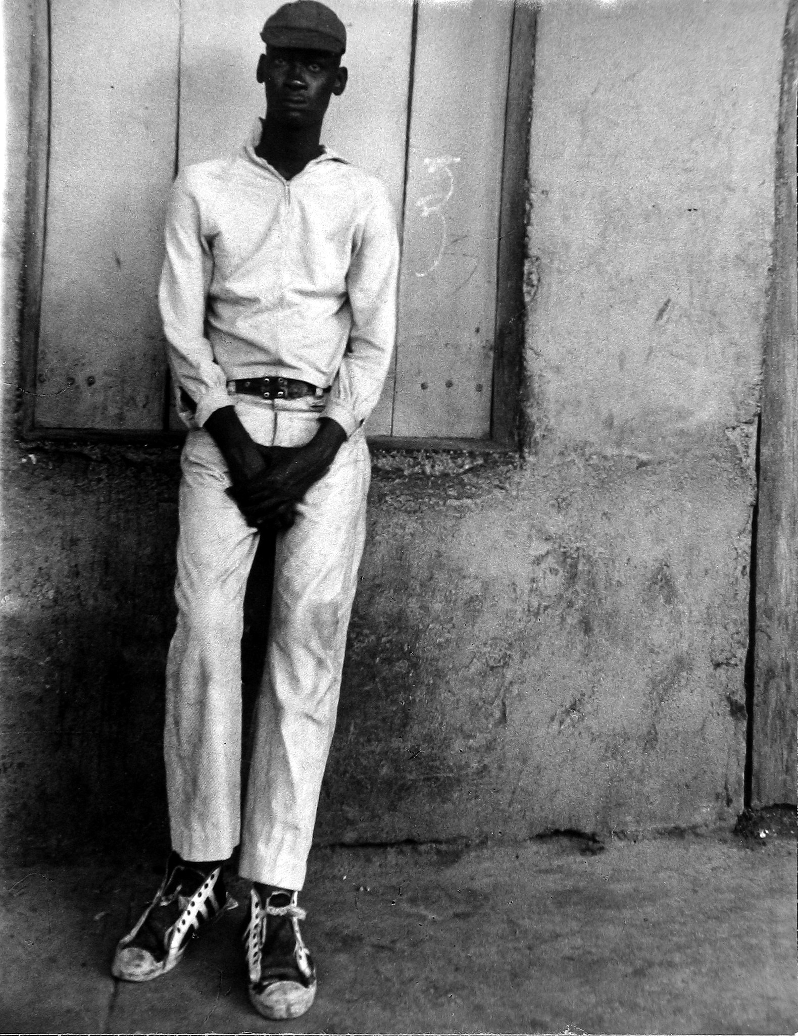 Leon Levinstein: Living in the Edge 2010 Howard Greenberg Gallery